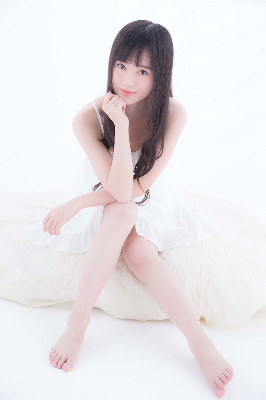 吉木りさ 佐藤寛子 向井地美音 安枝瞳 鞠婧祎 石川理咲子 柳いろは [Weekly Playboy] 2015年No.05 写真杂志/(56P)