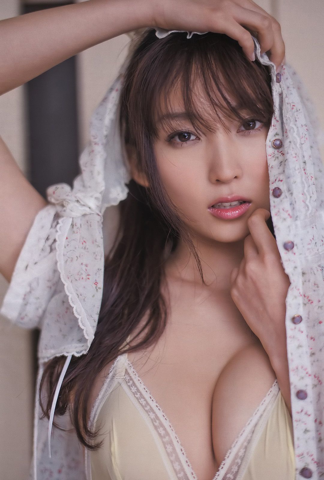 武井咲 竹富圣花 宫岛咲良 夏菜 吉木りさ AKB48 最上ゆき [Weekly Playboy] 2011年No.19-20 写真杂志/(35P)