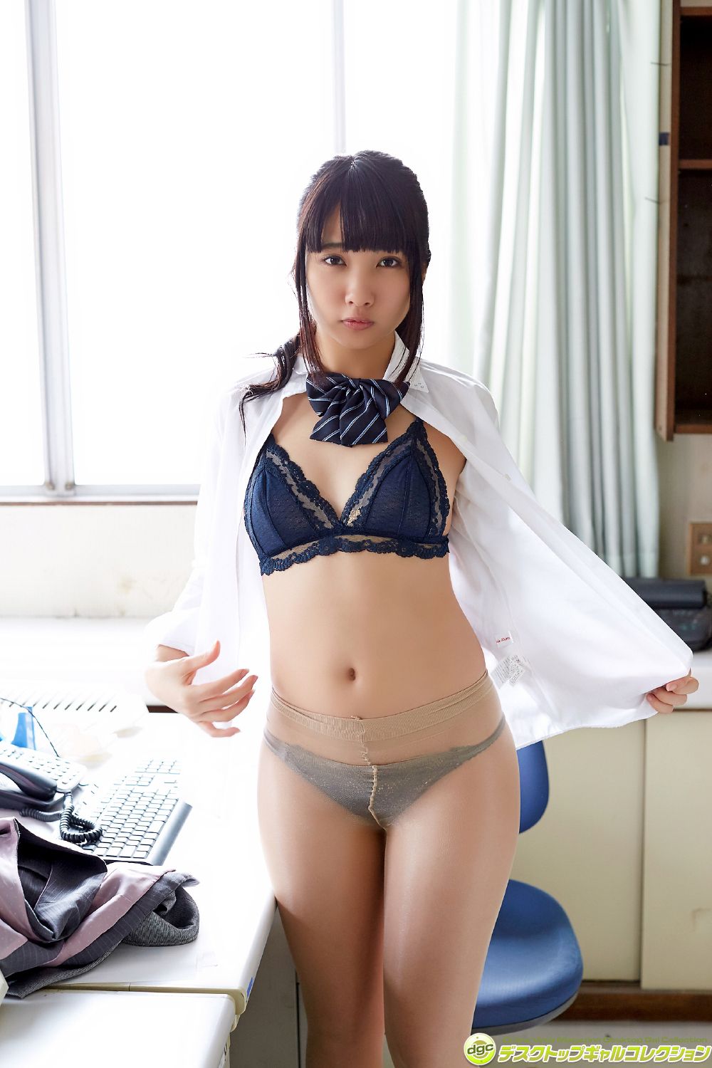 水沢柚乃《声優にもチャレンジ！巨乳ゲームアイドル！》 [DGC]/(100P)