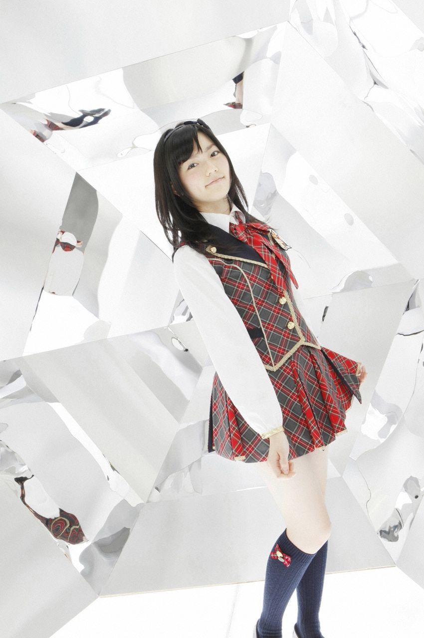 AKB48《WORLD GIRLS》 [VYJ]/(37P)