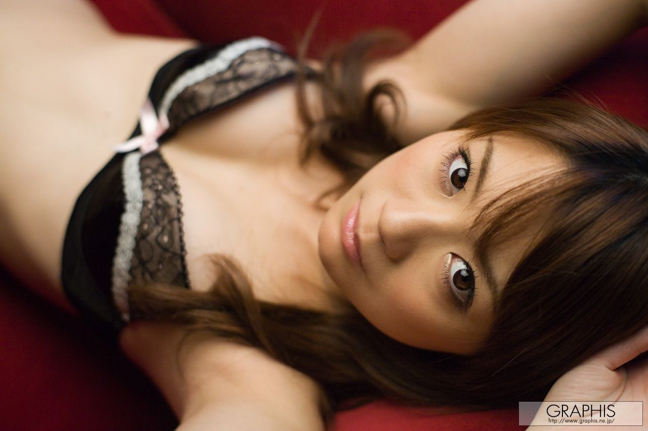 Mayuka Akimoto 秋元まゆ花 [Graphis] First Gravure 初脱ぎ娘/(56P)