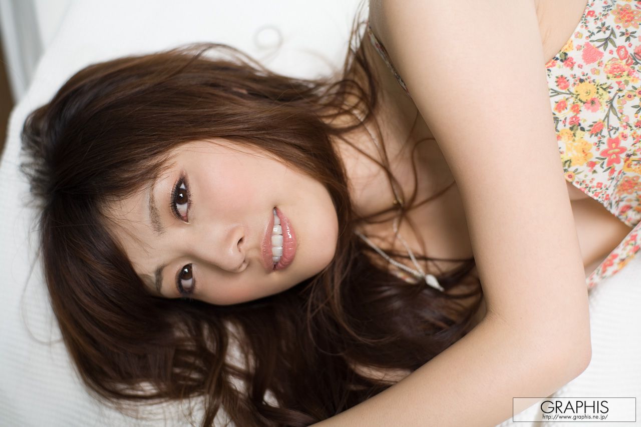 香月悠里/香月悠梨 [Graphis] First Gravure 初脱ぎ娘/(27P)