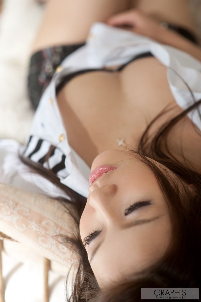 Rinka Aiuchi 爱内梨花 [Graphis] First Gravure 初脱ぎ娘/(24P)