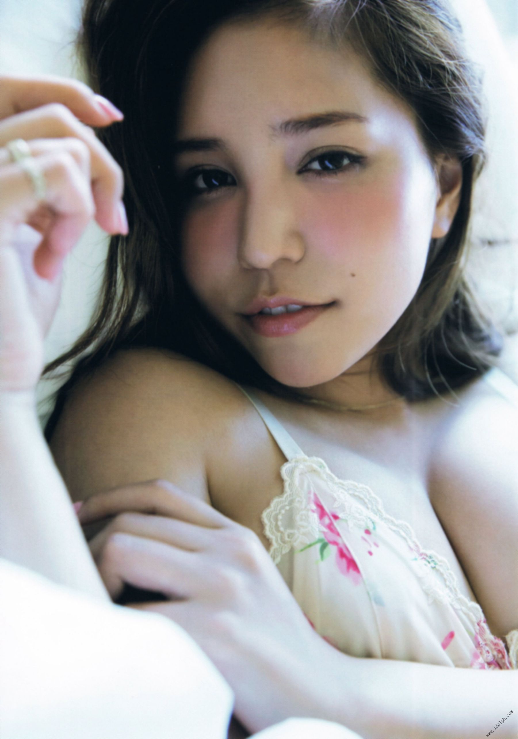 河西智美《灼けた》 [PhotoBook]/(131P)