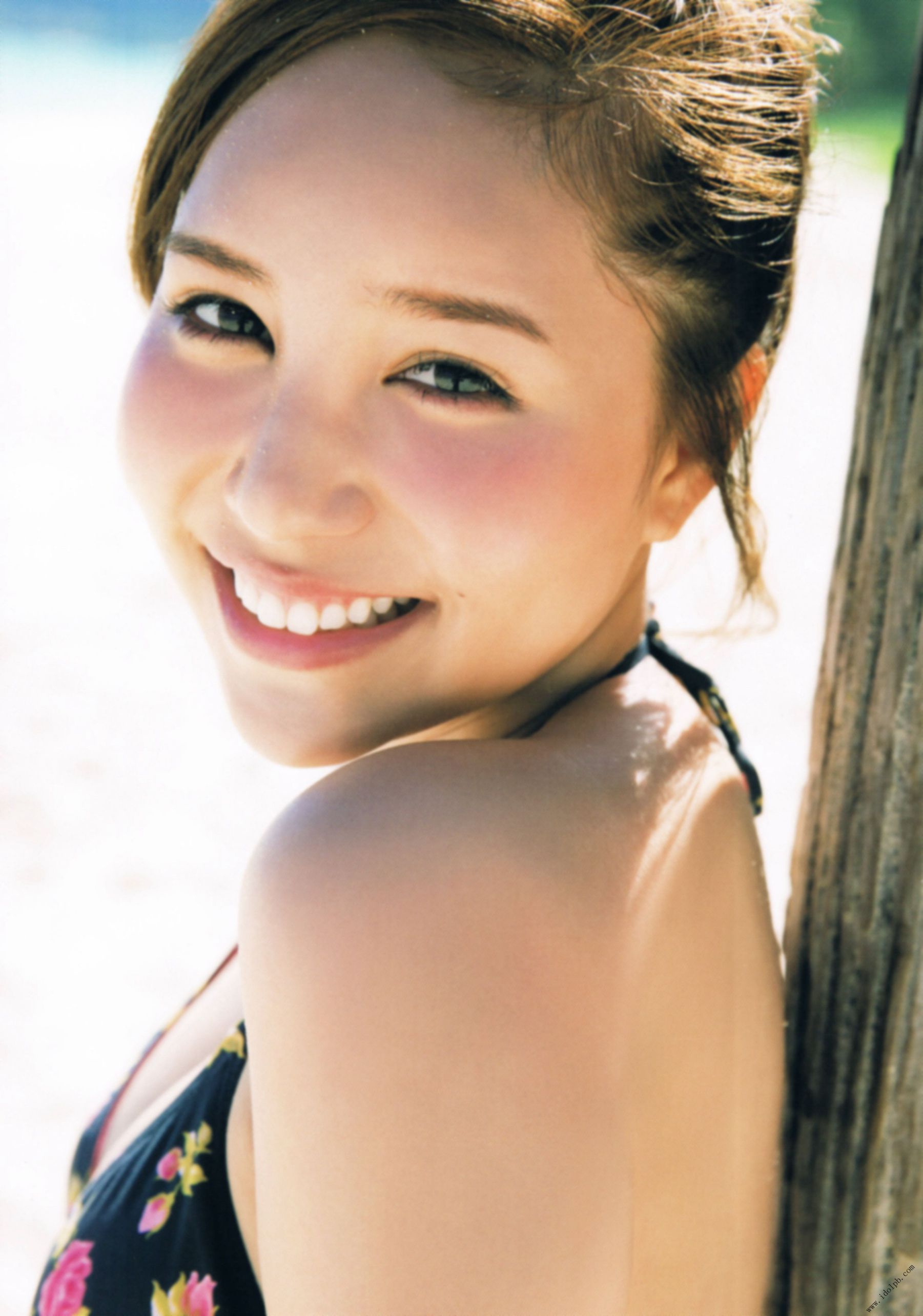 河西智美《灼けた》 [PhotoBook]/(131P)