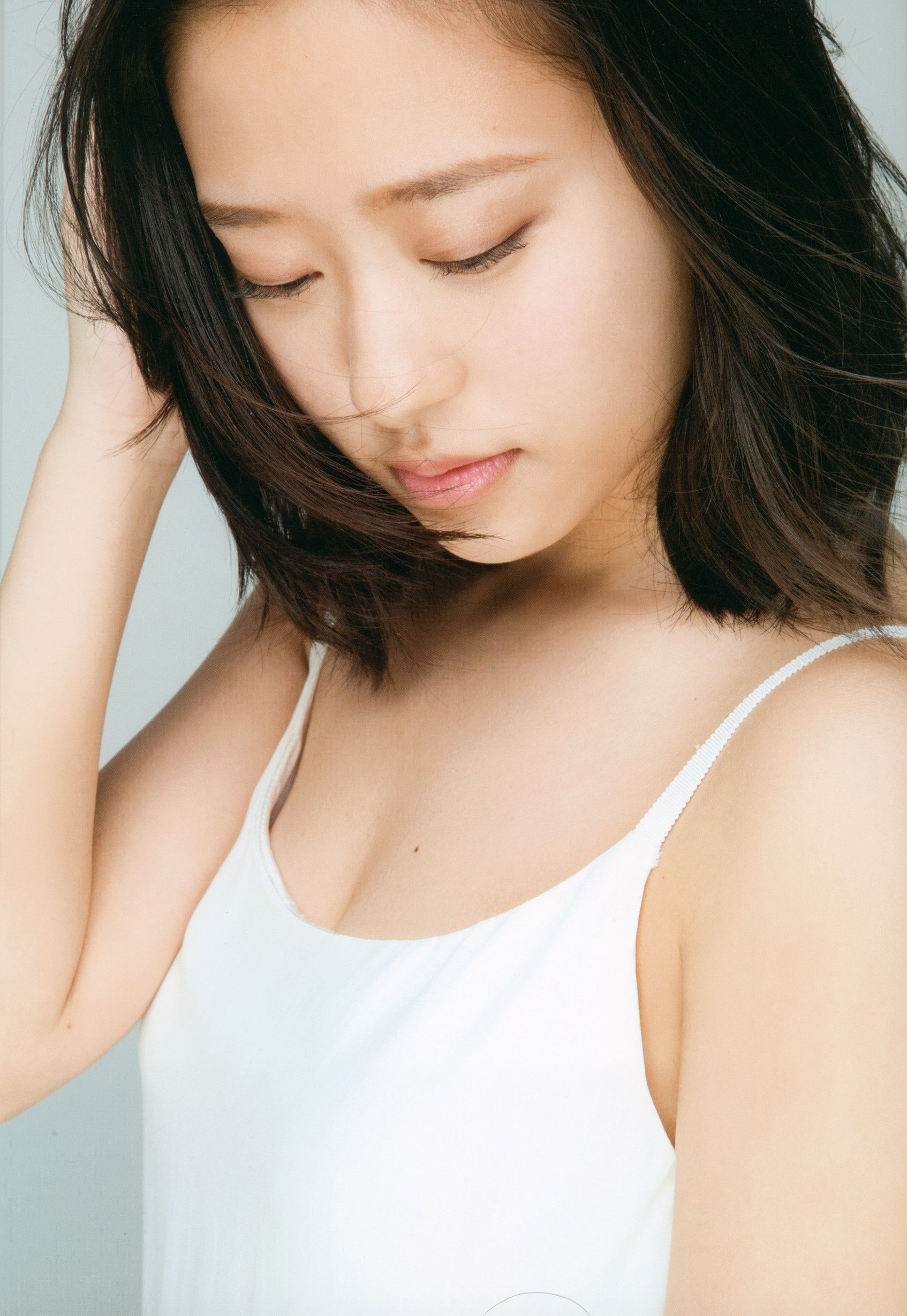 小田さくら/小田樱 《 さくら模様 》ファースト [PhotoBook]/(73P)