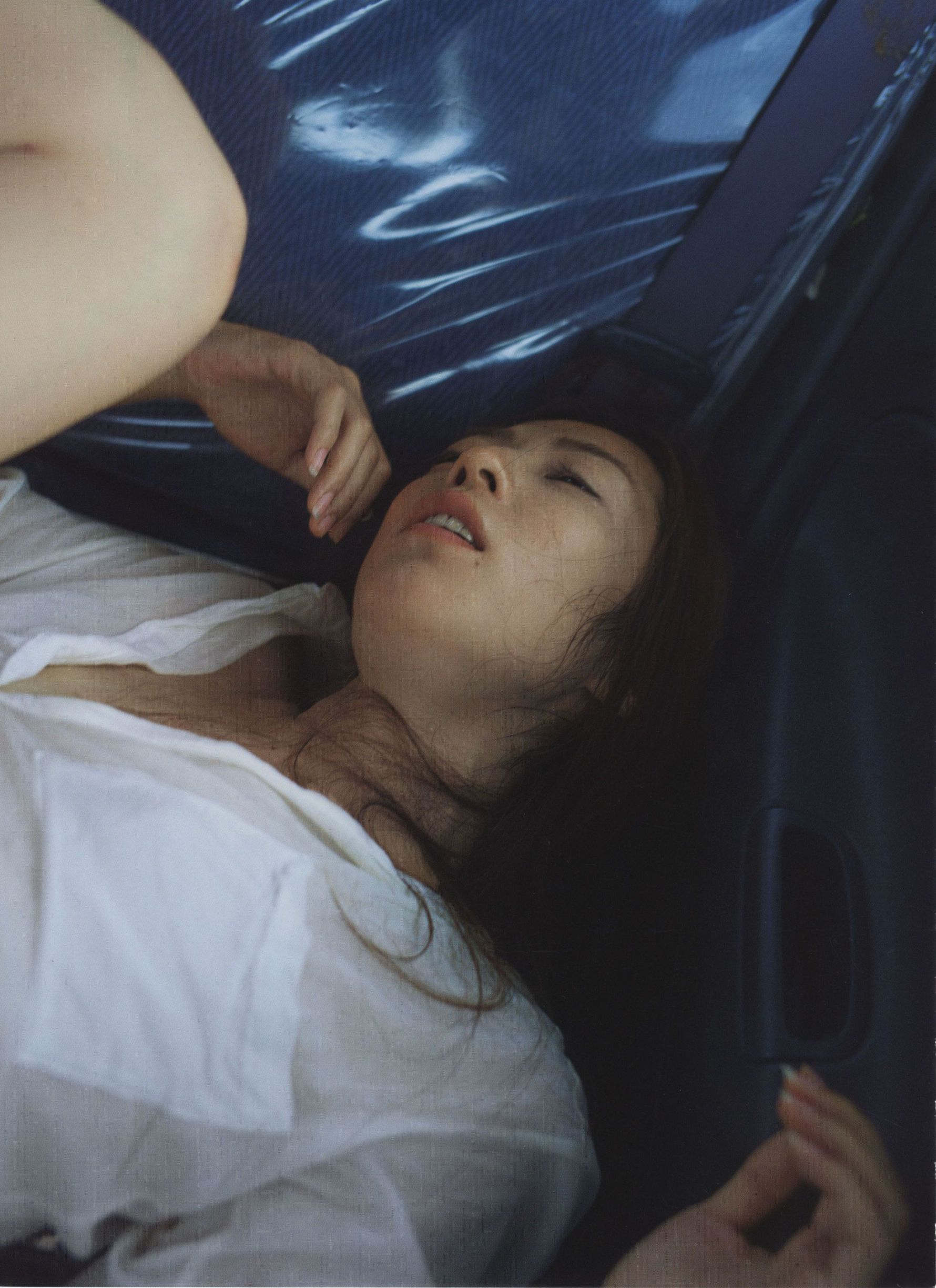 中村愛美 《Lyin  Eyes》 [PhotoBook]/(98P)