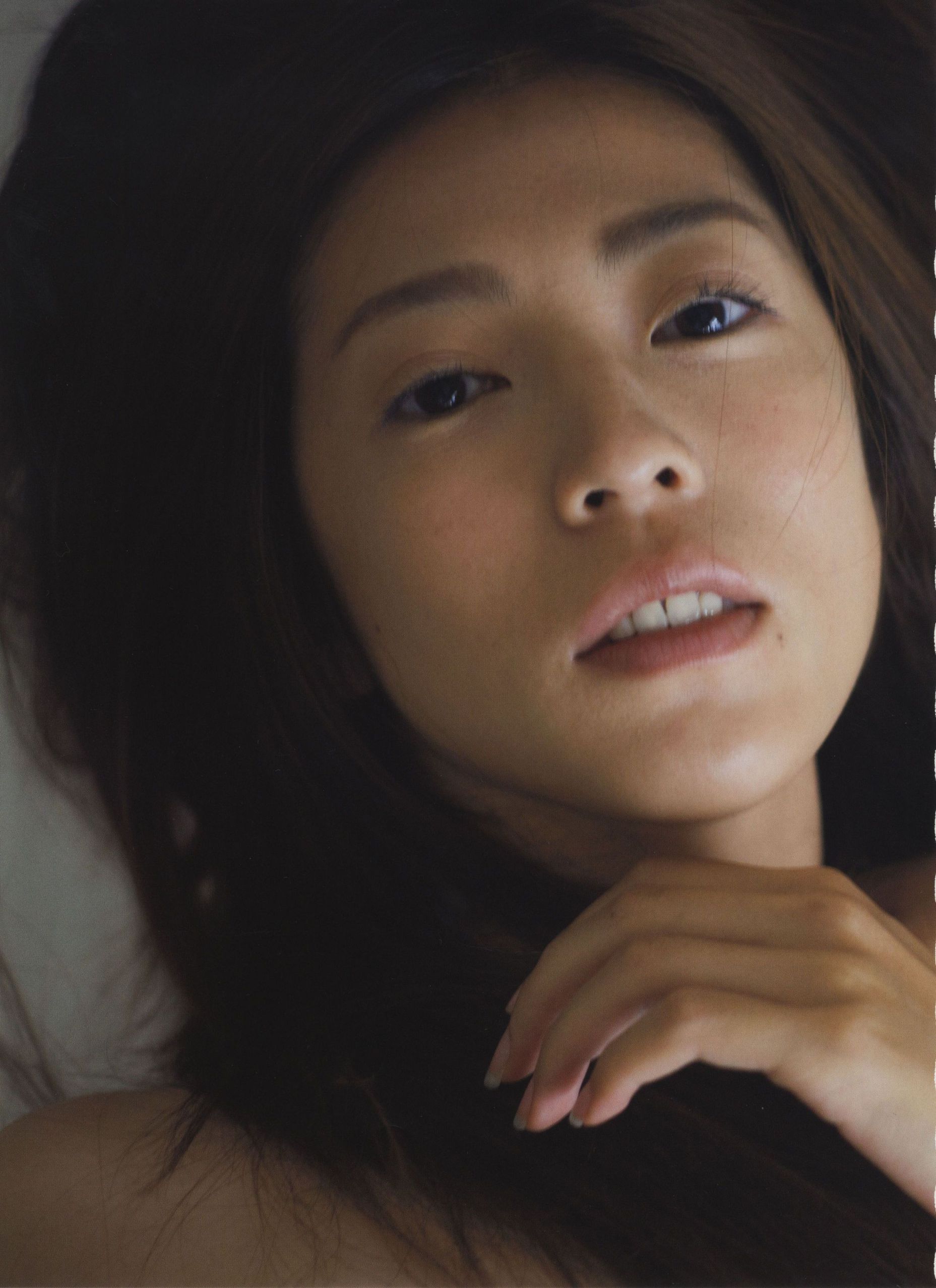 中村愛美 《Lyin  Eyes》 [PhotoBook]/(98P)