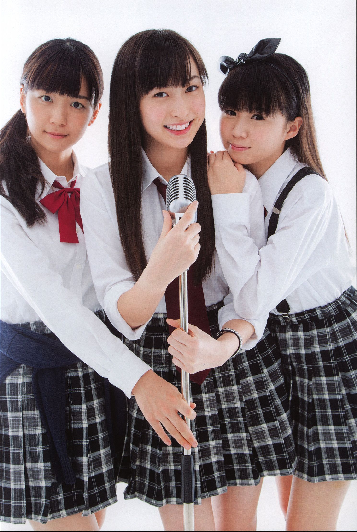 Juice=Juice《OFFICIAL PHOTO BOOK》 [PB]/(90P)