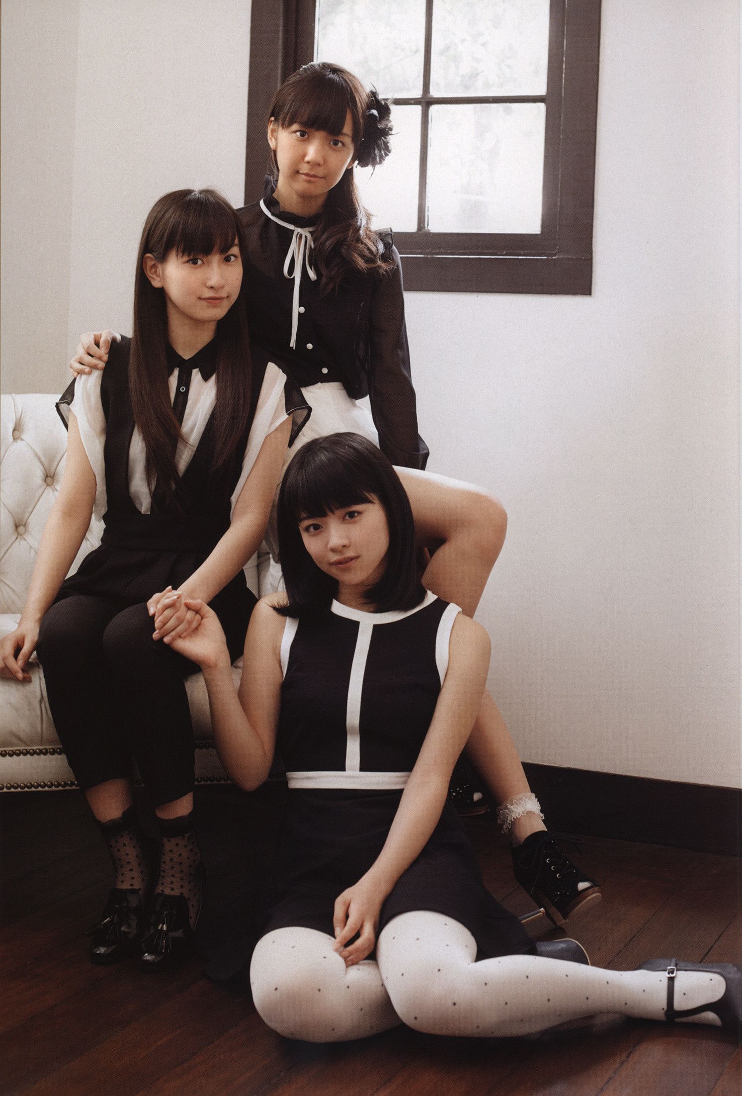 Juice=Juice《OFFICIAL PHOTO BOOK》 [PB]/(90P)