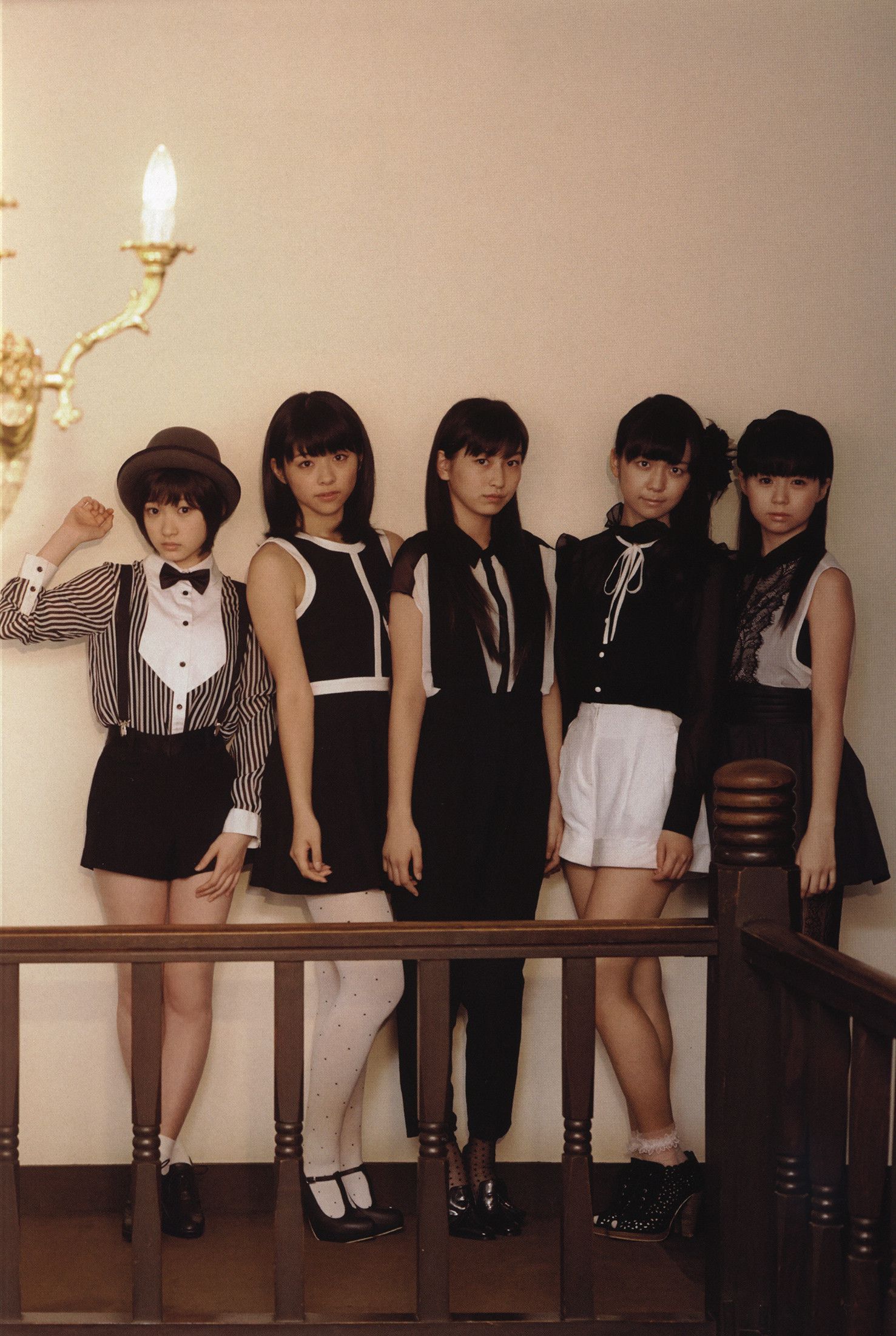 Juice=Juice《OFFICIAL PHOTO BOOK》 [PB]/(90P)