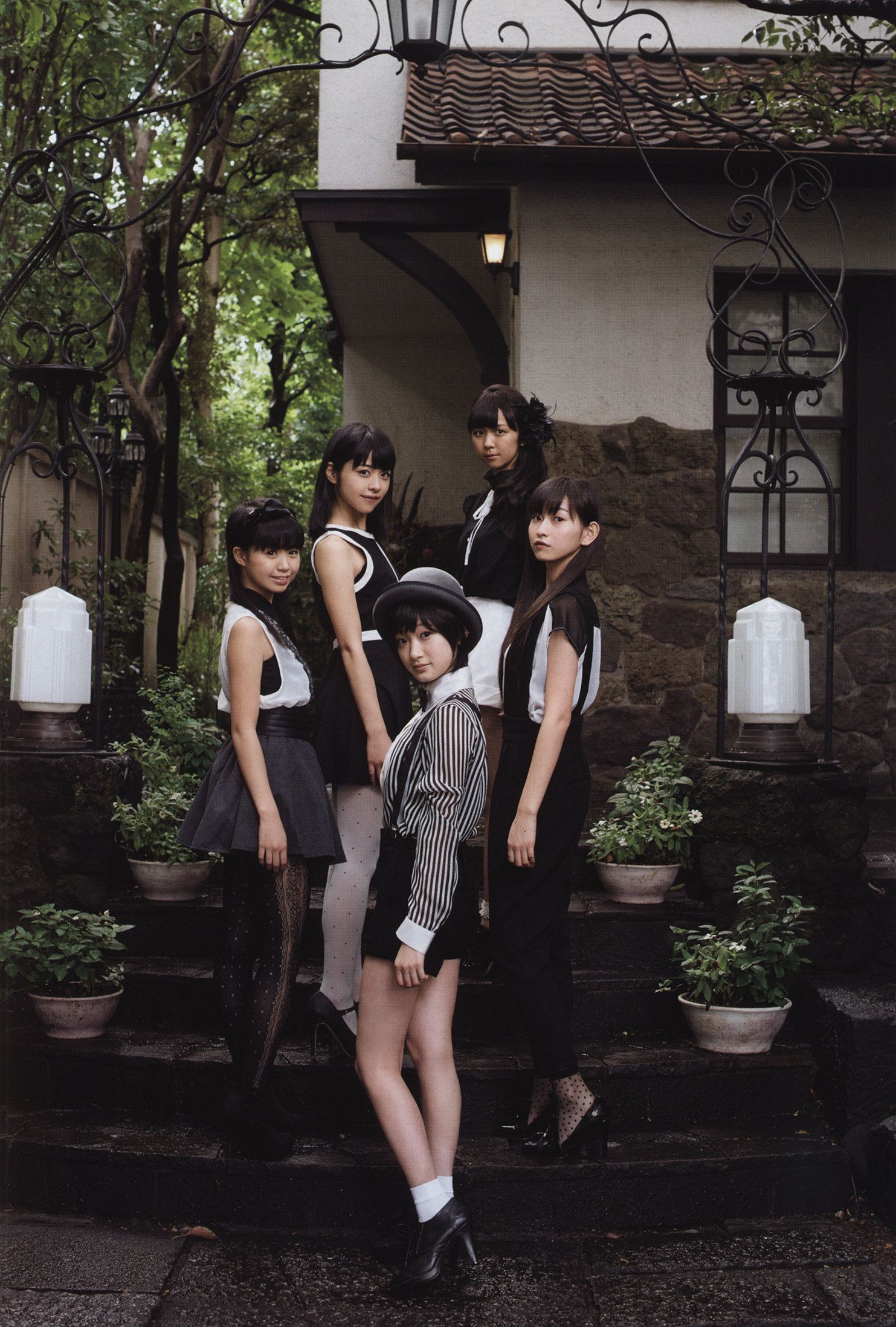 Juice=Juice《OFFICIAL PHOTO BOOK》 [PB]/(90P)