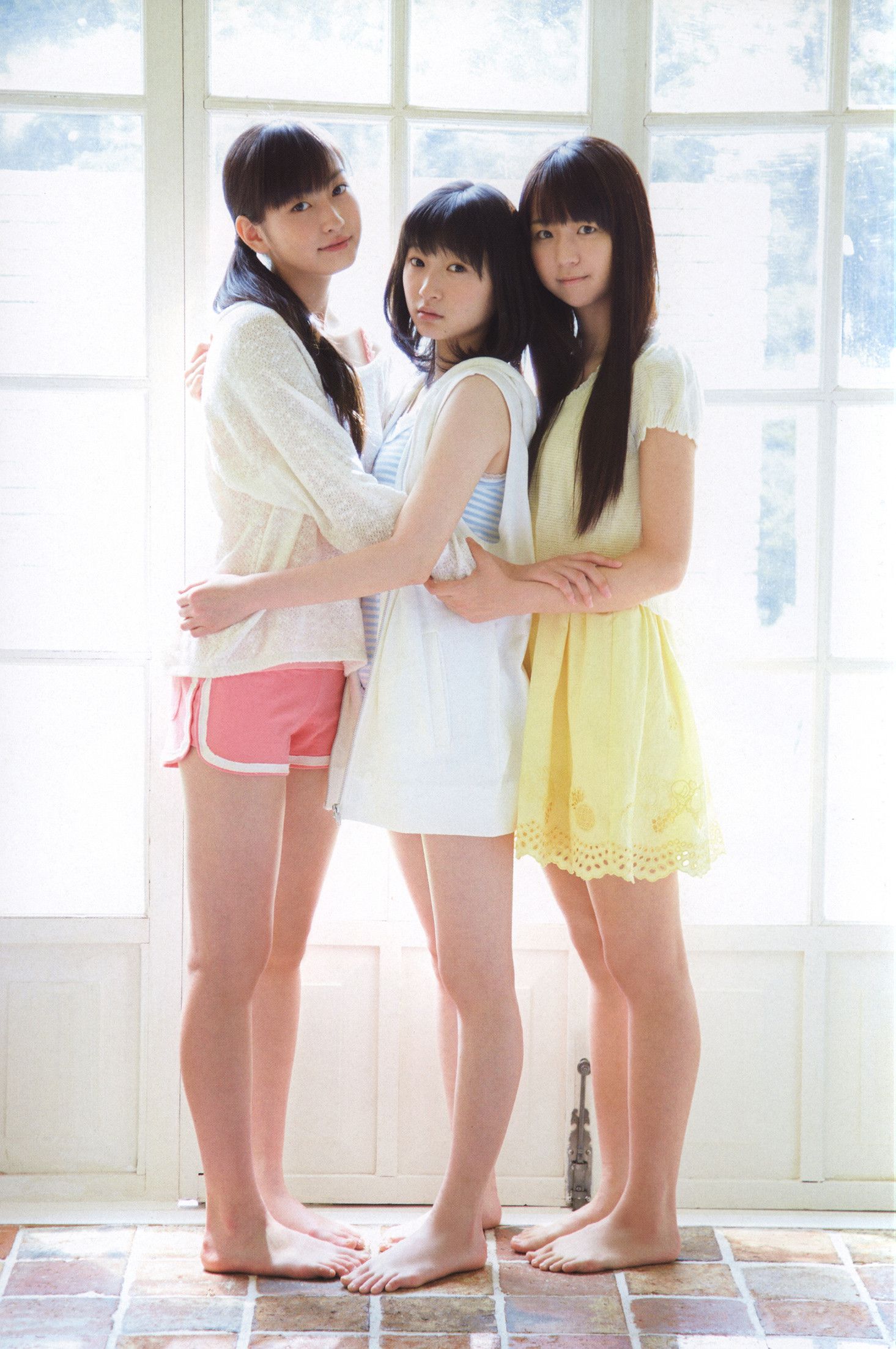 Juice=Juice《OFFICIAL PHOTO BOOK》 [PB]/(90P)