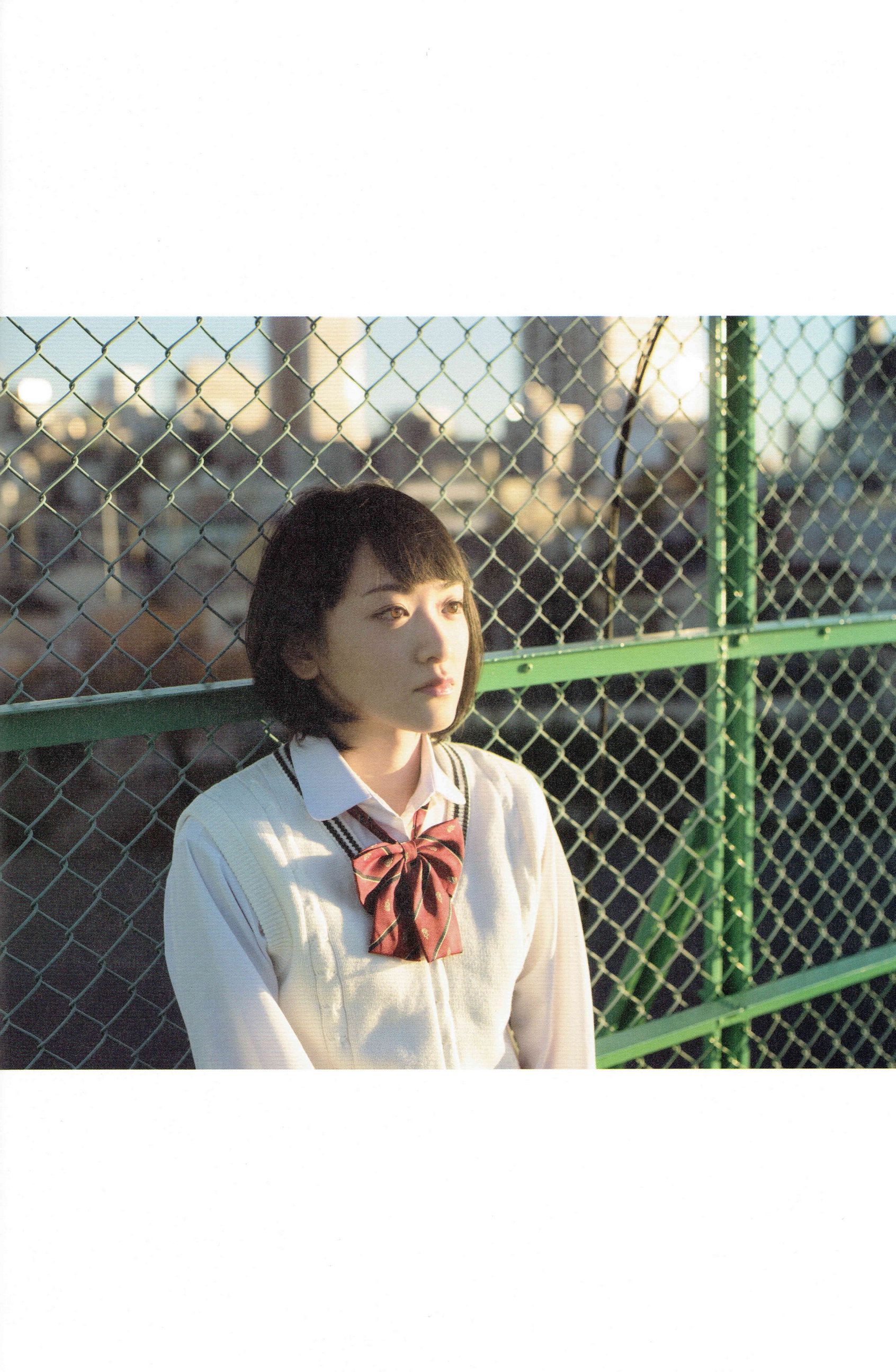 生駒里奈《君の足跡》 [Photo Book]/(126P)