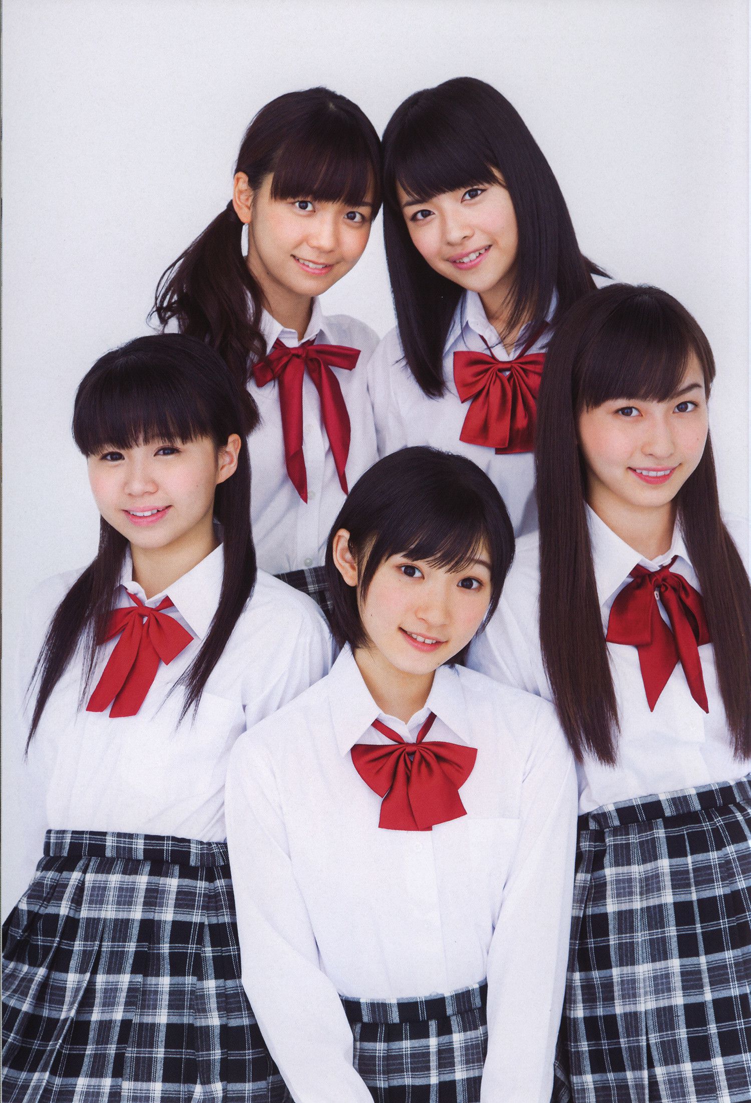 Juice=Juice《OFFICIAL PHOTO BOOK》 [PB]/(90P)