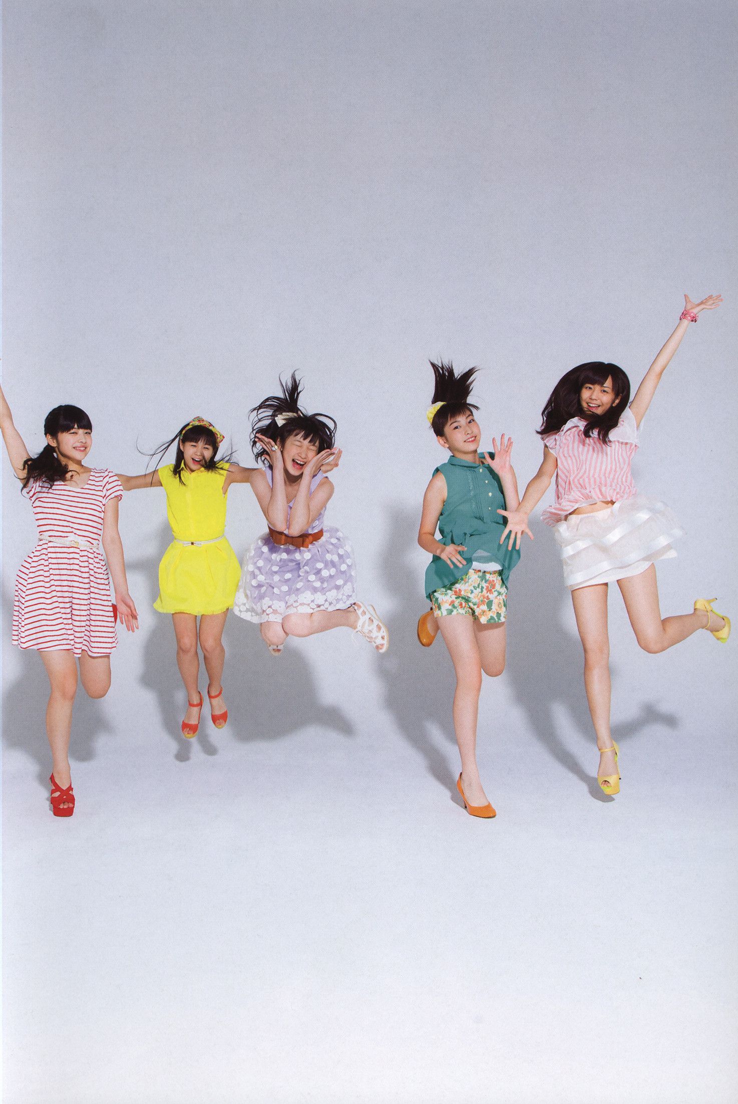 Juice=Juice《OFFICIAL PHOTO BOOK》 [PB]/(90P)