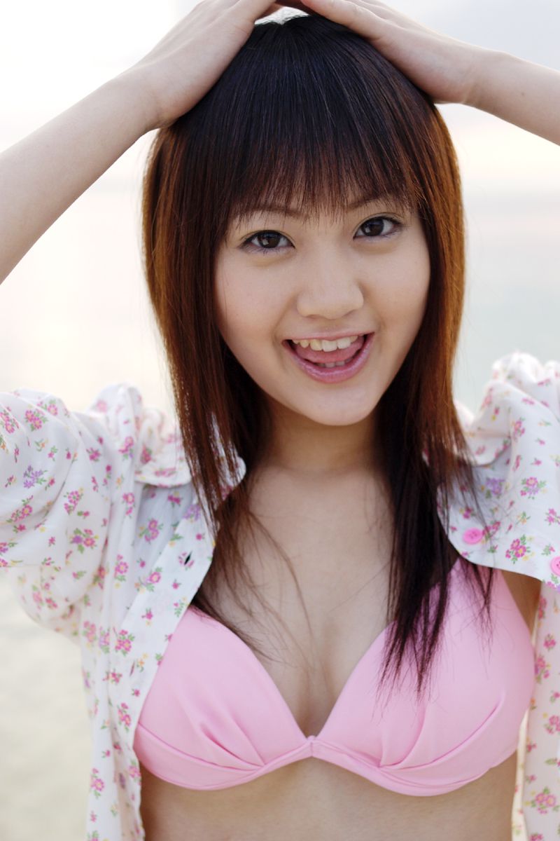 浜田翔子 《Strawberry》 [For-side]/(30P)