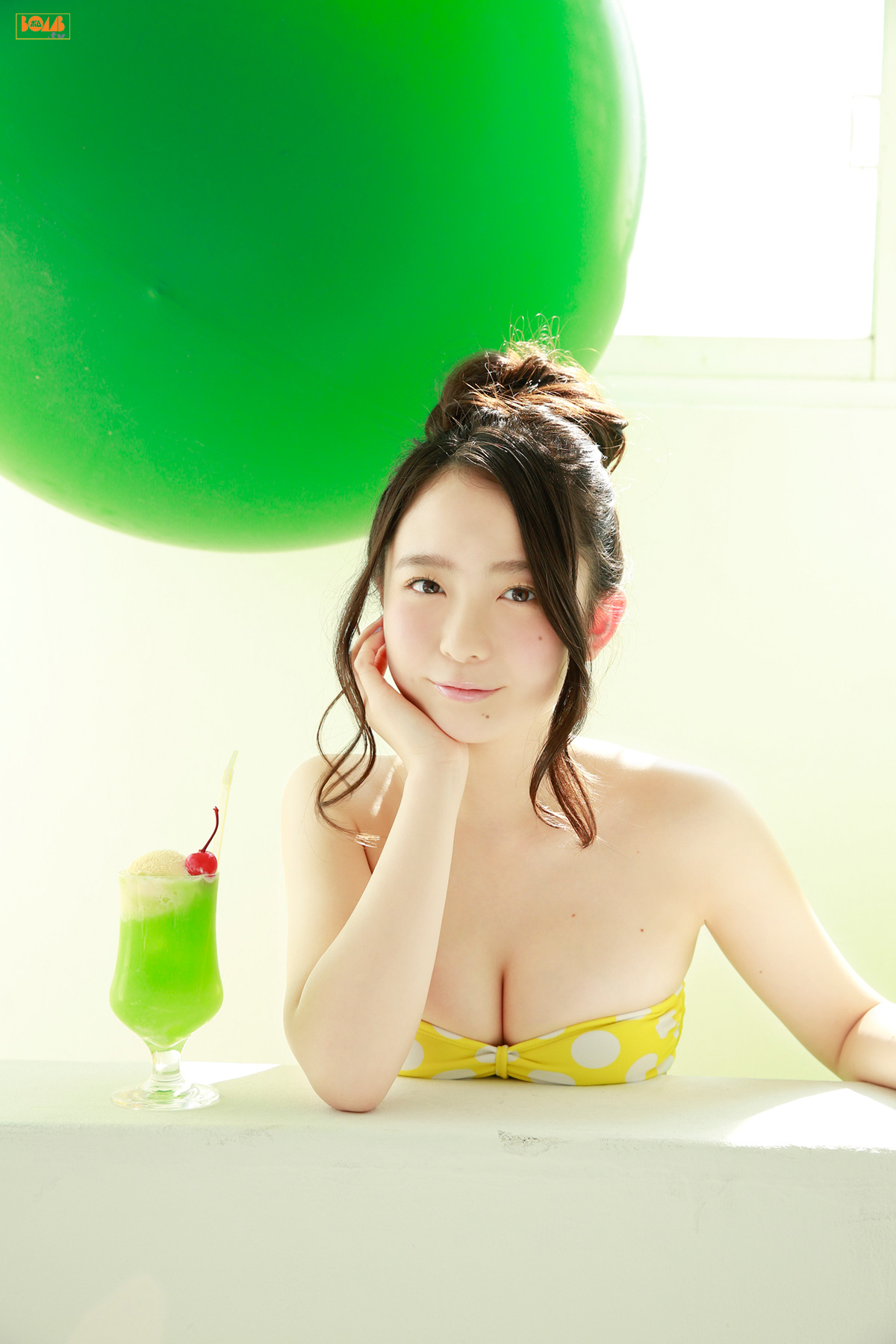 Yumi Nakano 中野佑美  [Bomb.TV] 2015年04月号/(80P)