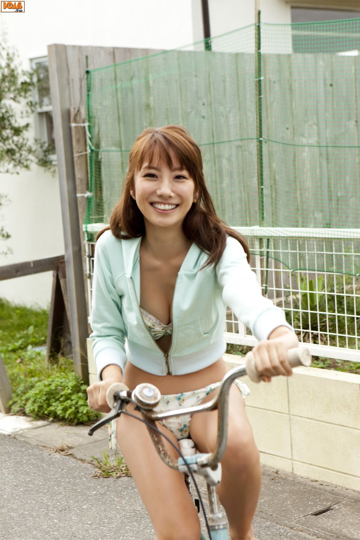 [Bomb.TV] 2010年02月刊 Azusa Yamamoto 山本梓/(30P)