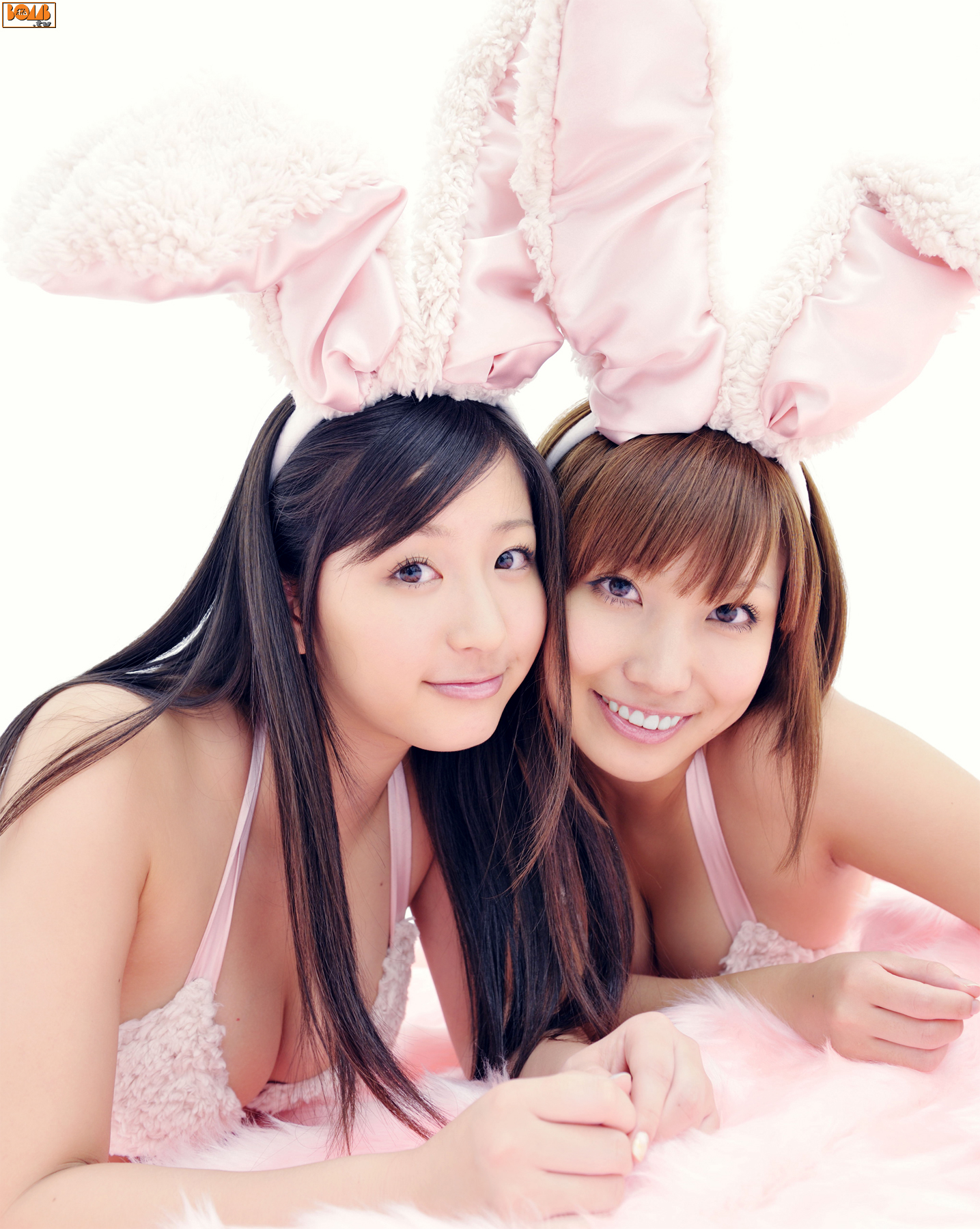 村上友梨&夏垣佳奈《Mimi Girls》 [Bomb.TV] 2011年02月号/(48P)