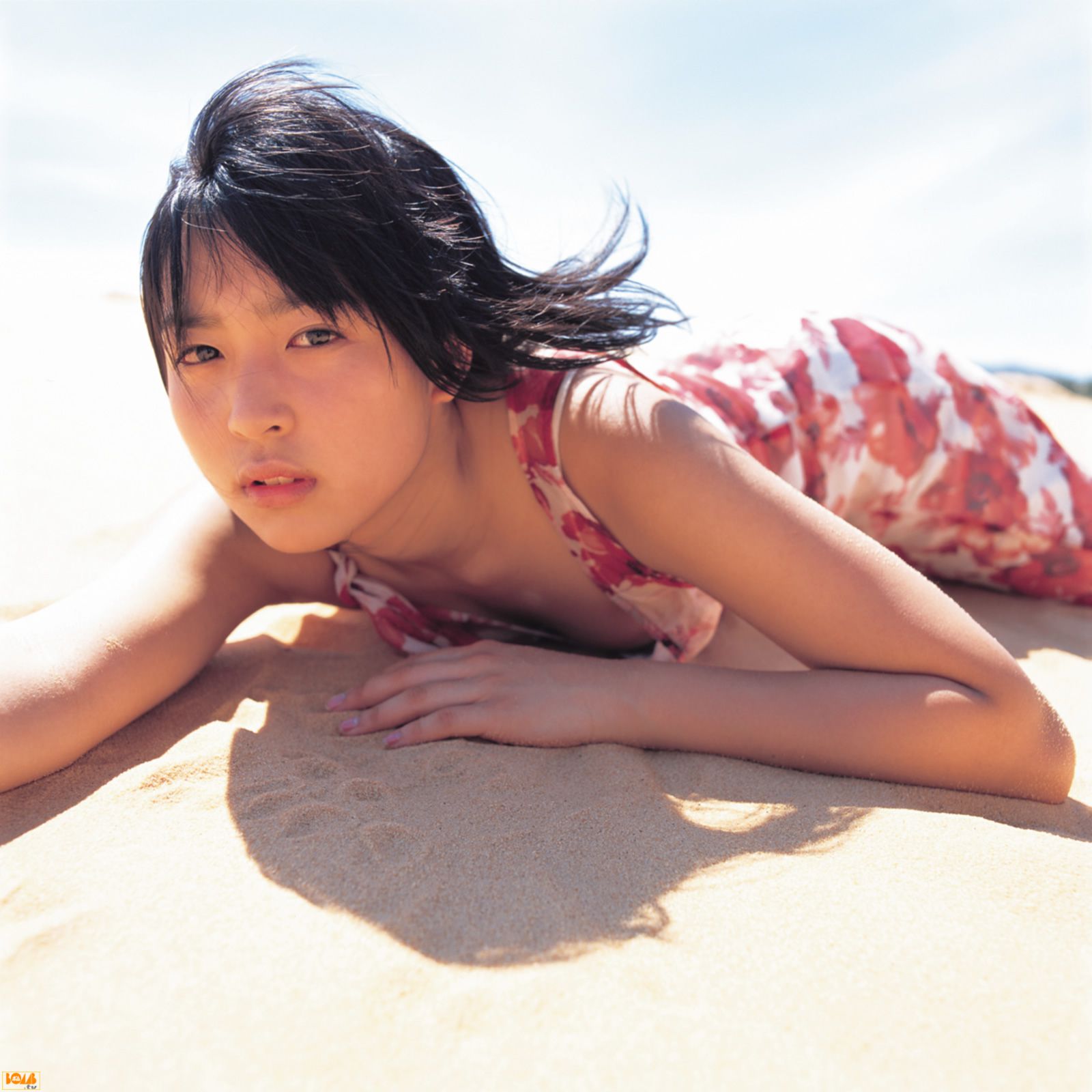 黒川芽以《Nina – Special Wallpaper》  [Bomb.TV] 2004年12月刊/(99P)