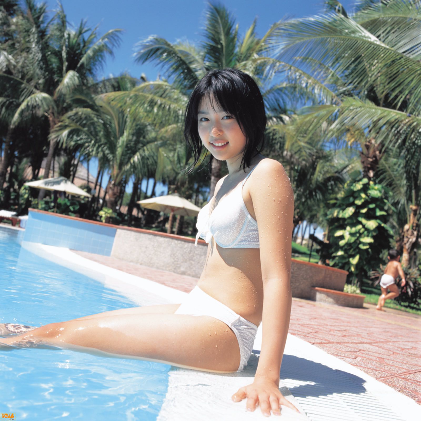 黒川芽以《Nina – Special Wallpaper》  [Bomb.TV] 2004年12月刊/(99P)