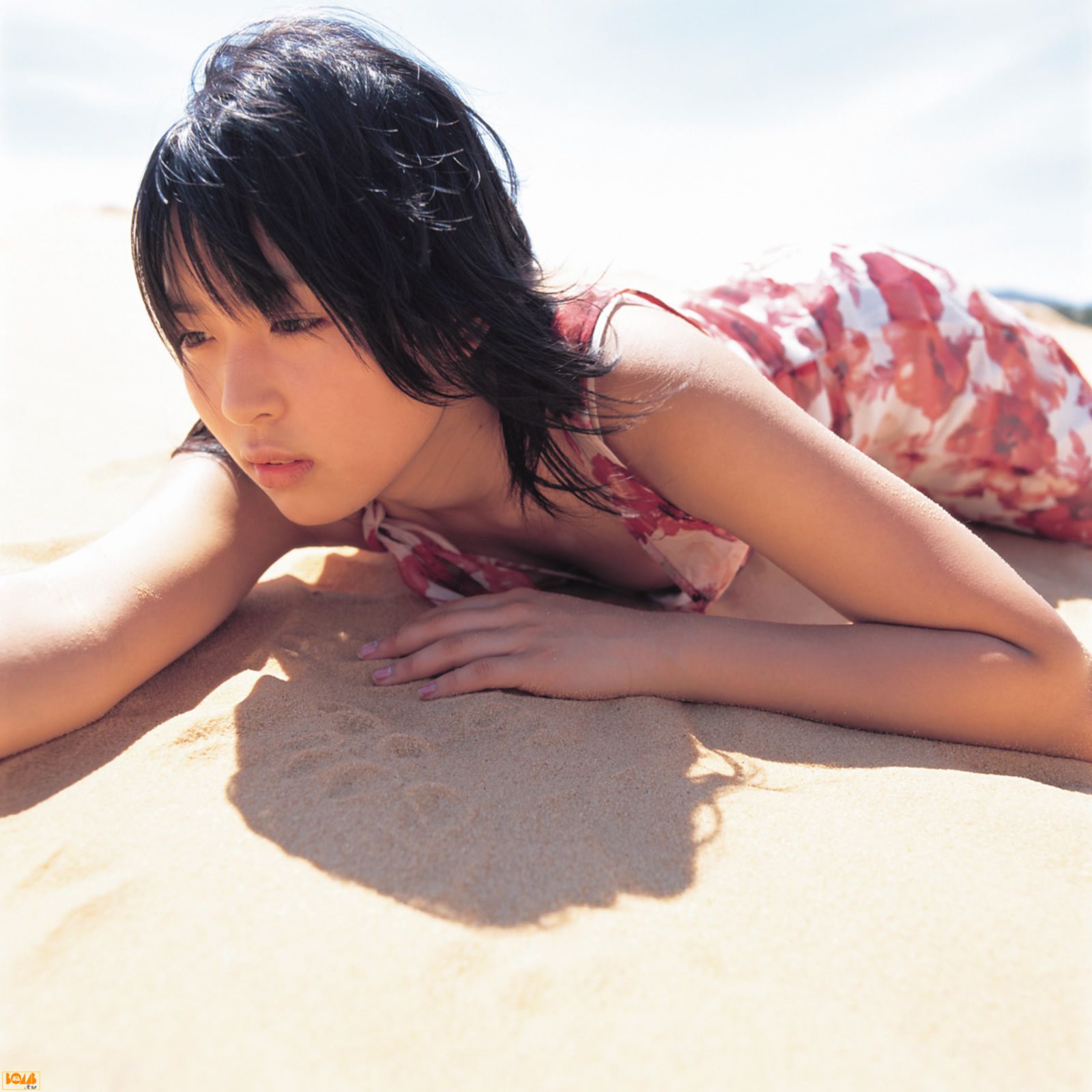 黒川芽以《Nina – Special Wallpaper》  [Bomb.TV] 2004年12月刊/(99P)