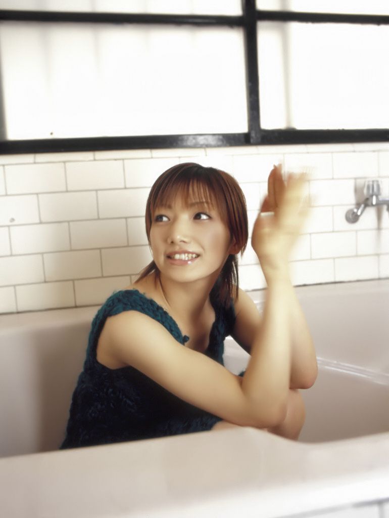 Maki Goto 後藤真希 [Hello! Project Digital Books] Vol.03/(107P)