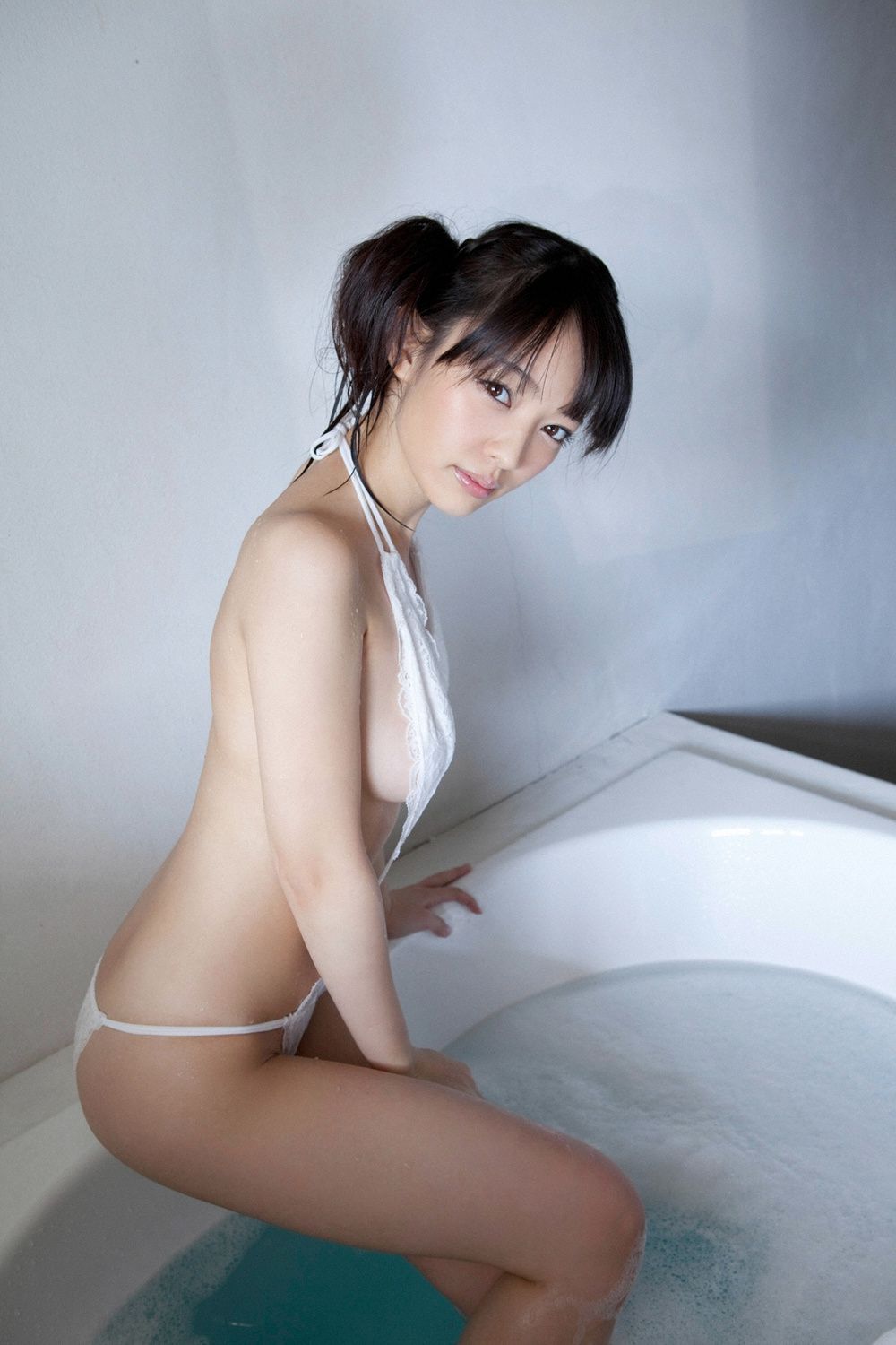 安藤遥《禁断のしなやかBODY》 [YS Web] Vol.477/(100P)