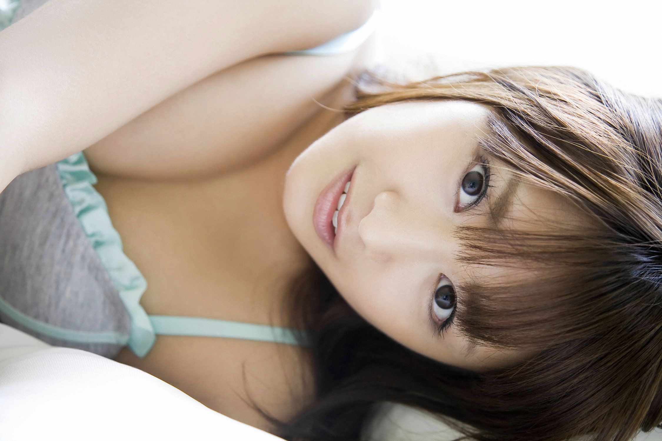 鎌田奈津美《禁断の柔肌》 [YS Web] Vol.369/(110P)