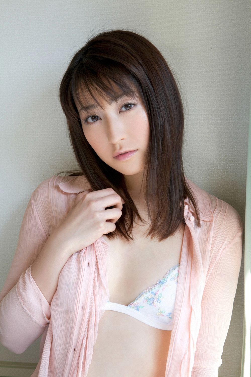 黒田有彩《才女のHOT SHOT!》 [YS Web] Vol.437/(87P)