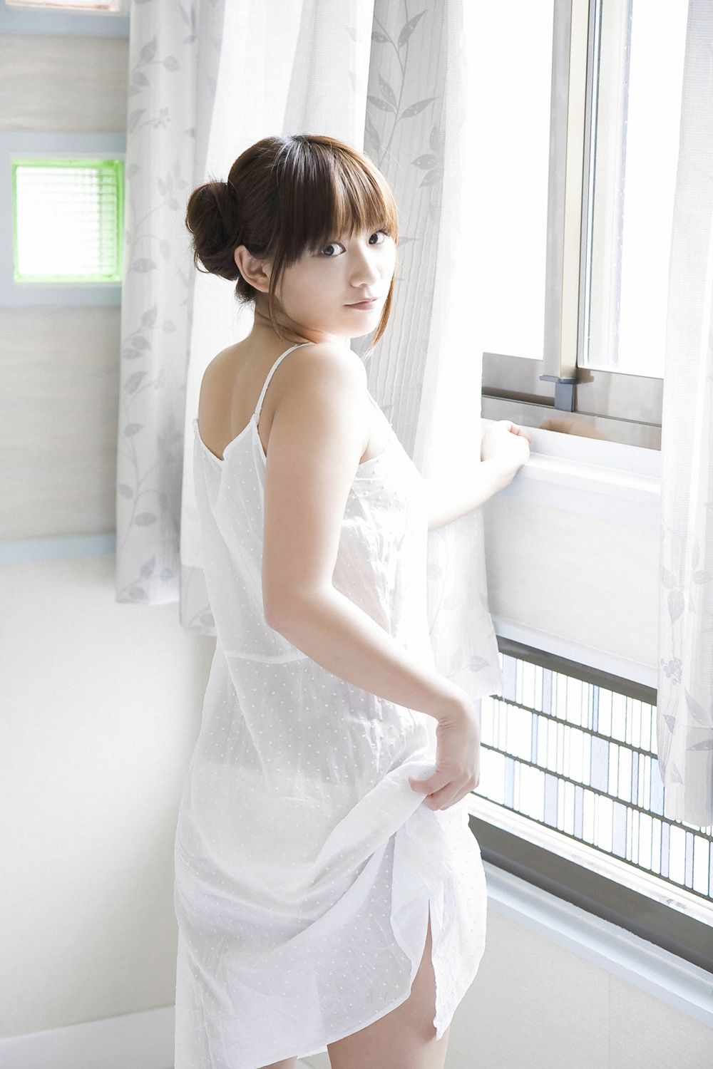 鎌田奈津美《禁断の柔肌》 [YS Web] Vol.369/(110P)