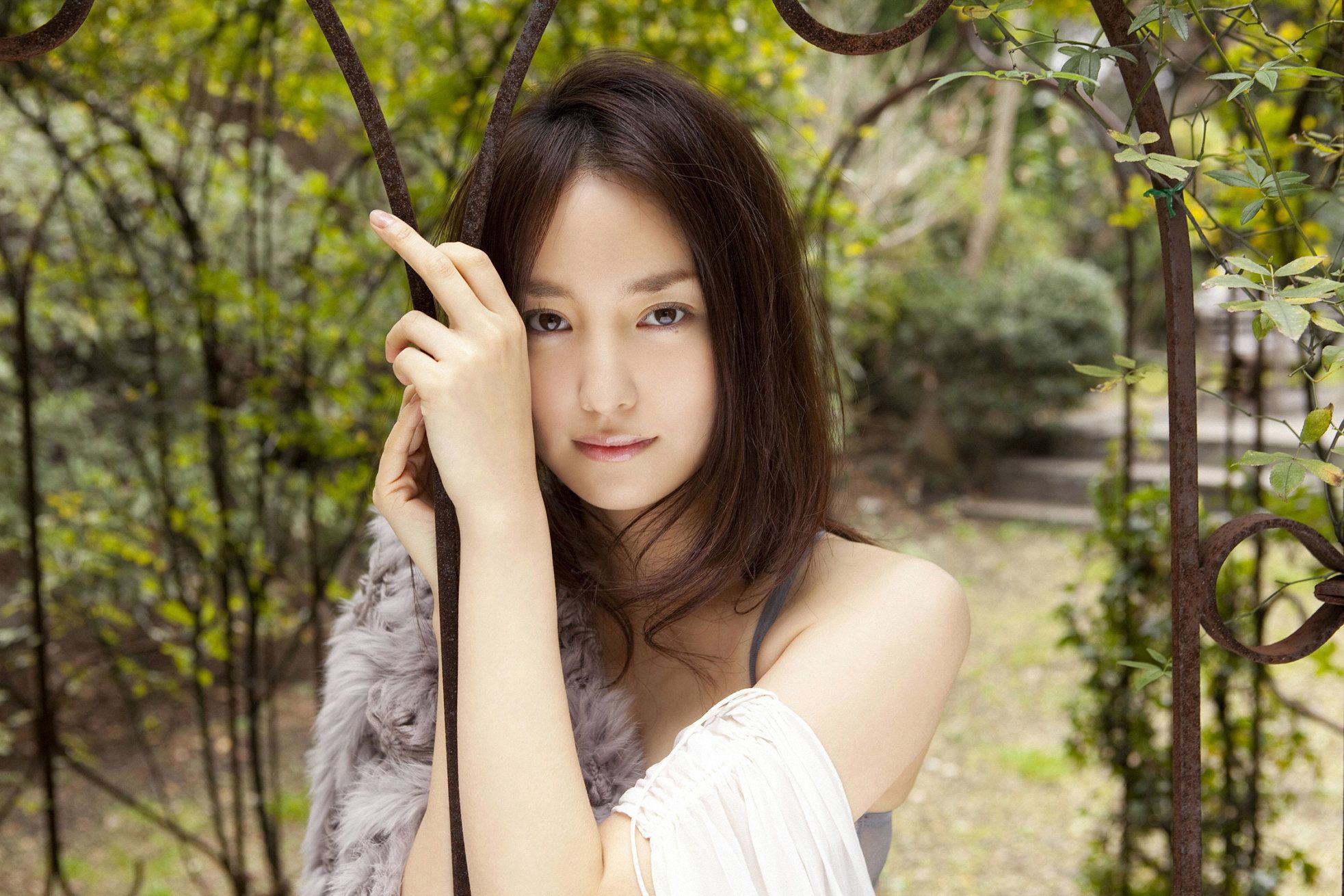 [YS Web] Vol.295 Natsuko Nagaike 永池南津子/(105P)