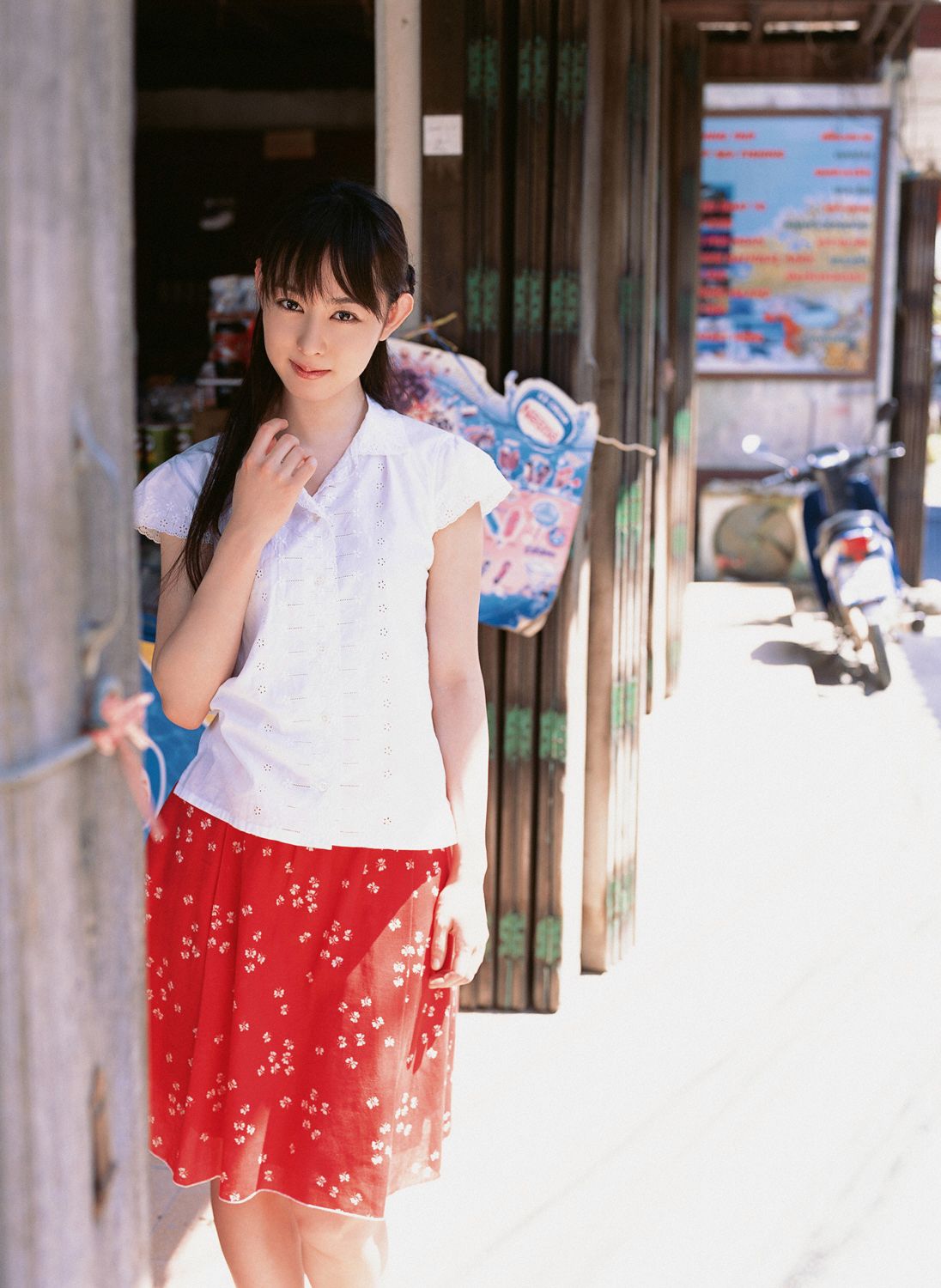 秋山莉奈《Watch Her Hip!》 [YS Web] Vol.200/(69P)