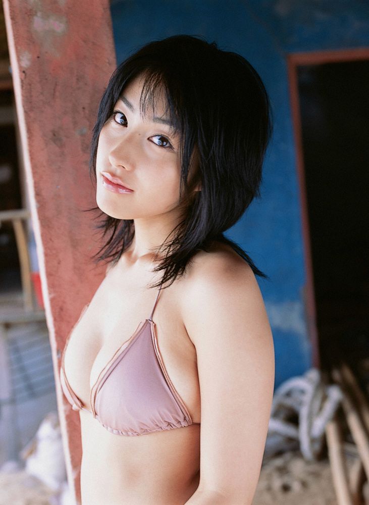 佐藤寛子《Lights,Camera,Action》 [YS Web] Vol.137/(72P)