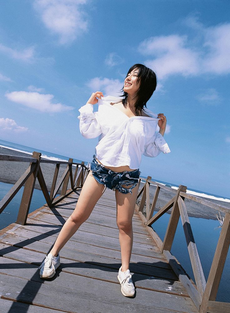 佐藤寛子《Lights,Camera,Action》 [YS Web] Vol.137/(72P)