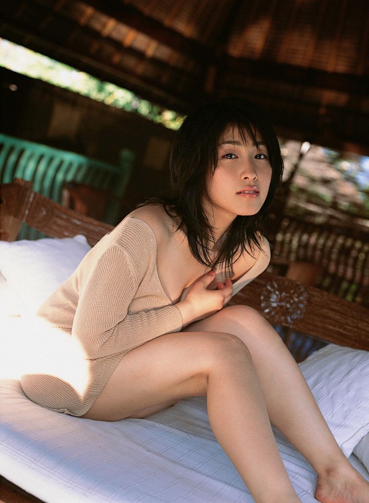 佐藤寛子《Lights,Camera,Action》 [YS Web] Vol.137/(72P)