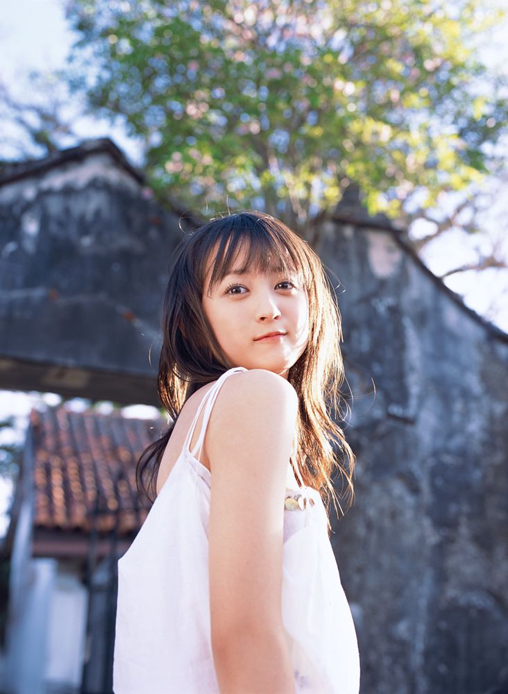 小松彩夏《Genuine》 [YS Web] Vol.121/(64P)