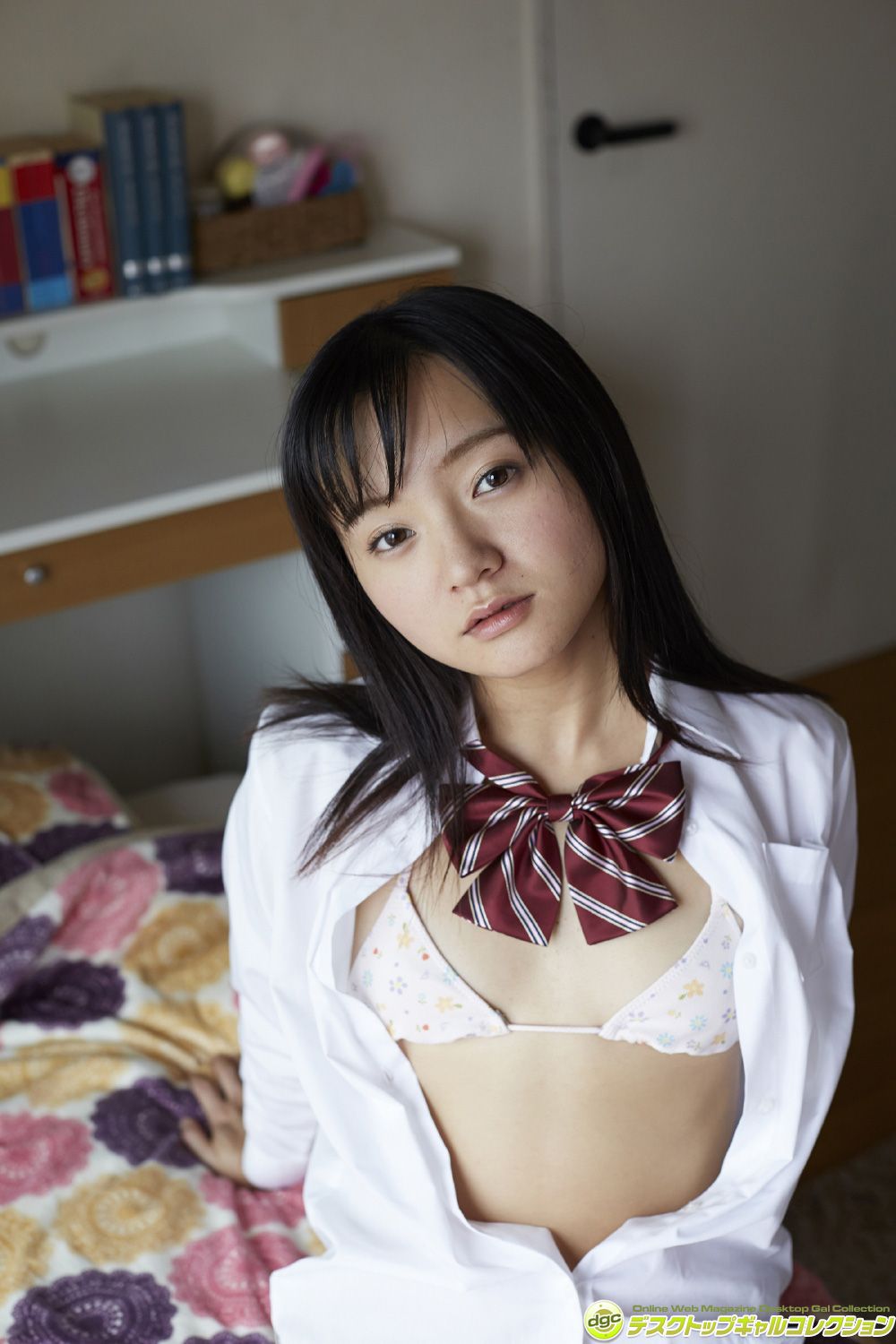 西永彩奈《人気のロリ系美少女が制服企画に再登場!》 [DGC] NO.1232/(100P)