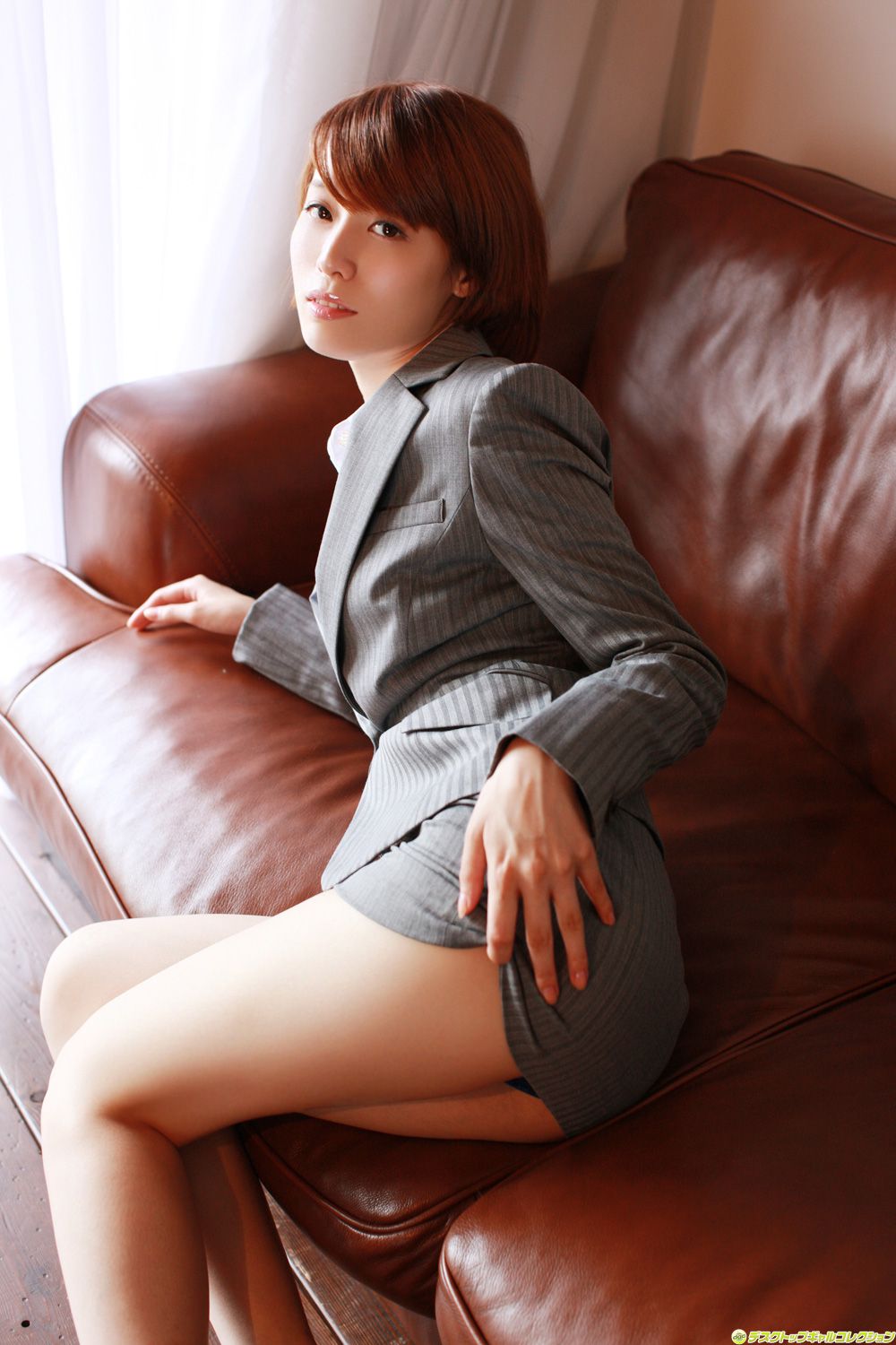 綱島恵里香《極上スレンダーお姉さんの生肌に急接近》 [DGC] NO.1054/(100P)