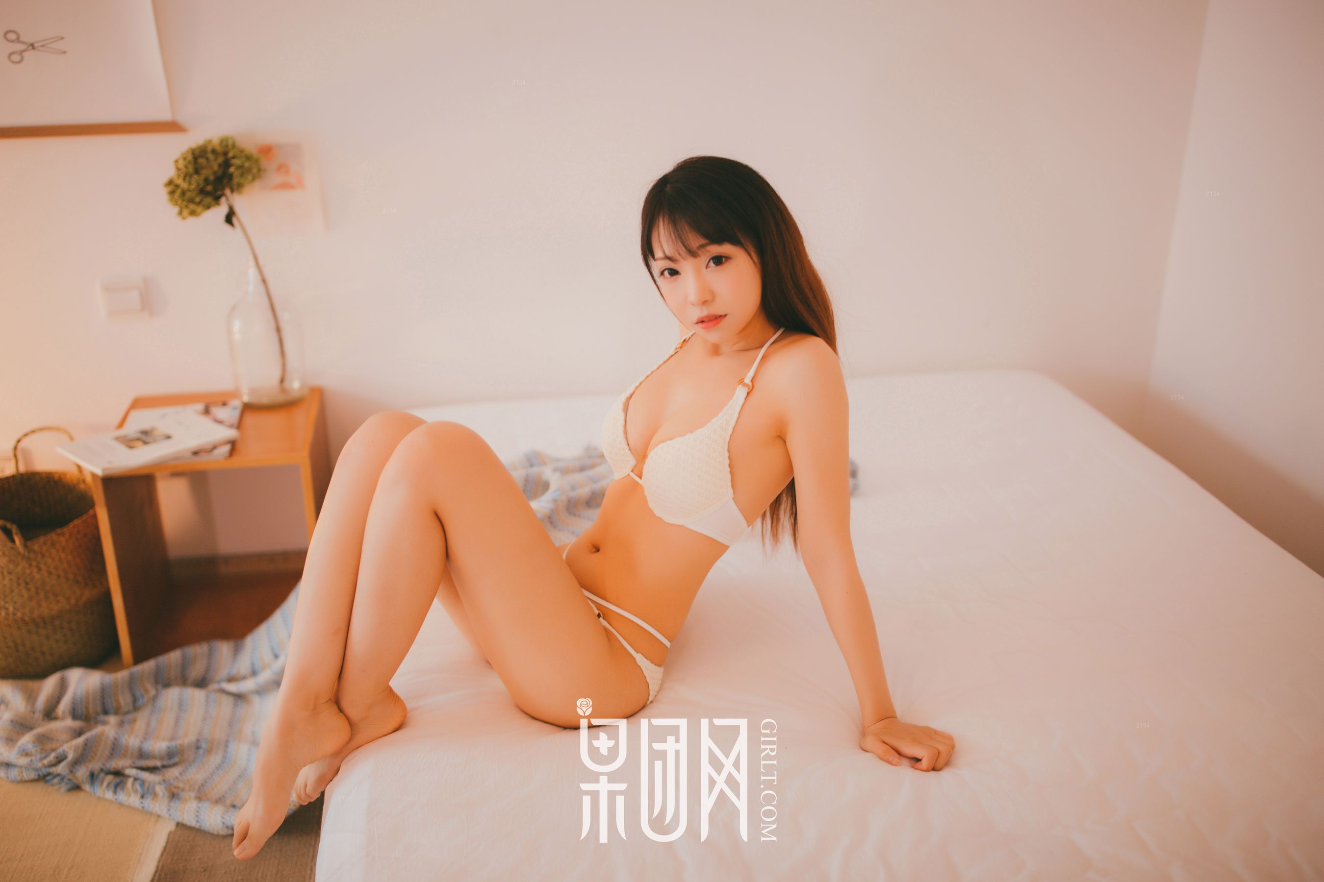 水花花不是水哗哗《童颜巨乳 日系萌女=萝莉养成记！》 [果团Girlt-熊川纪信] No.025/(45P)