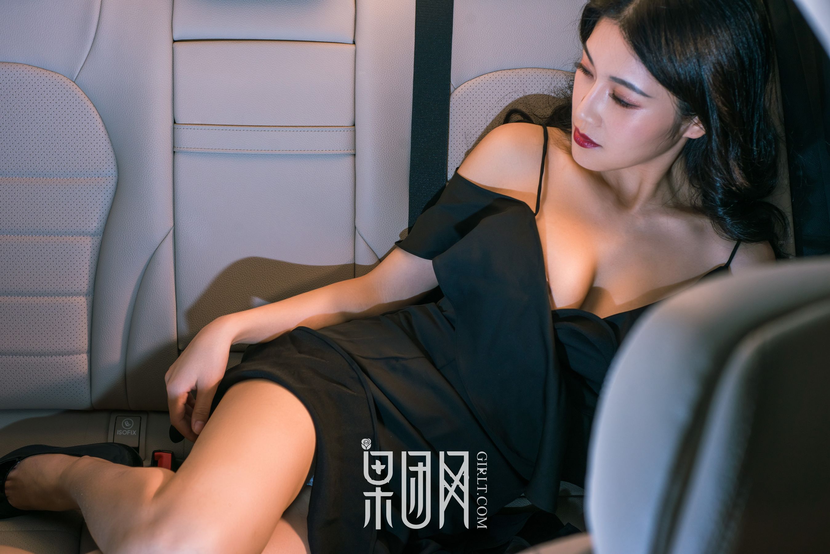 微微《美女vs豪车，你选择哪个！》 [果团网Girlt] No.107/(61P)