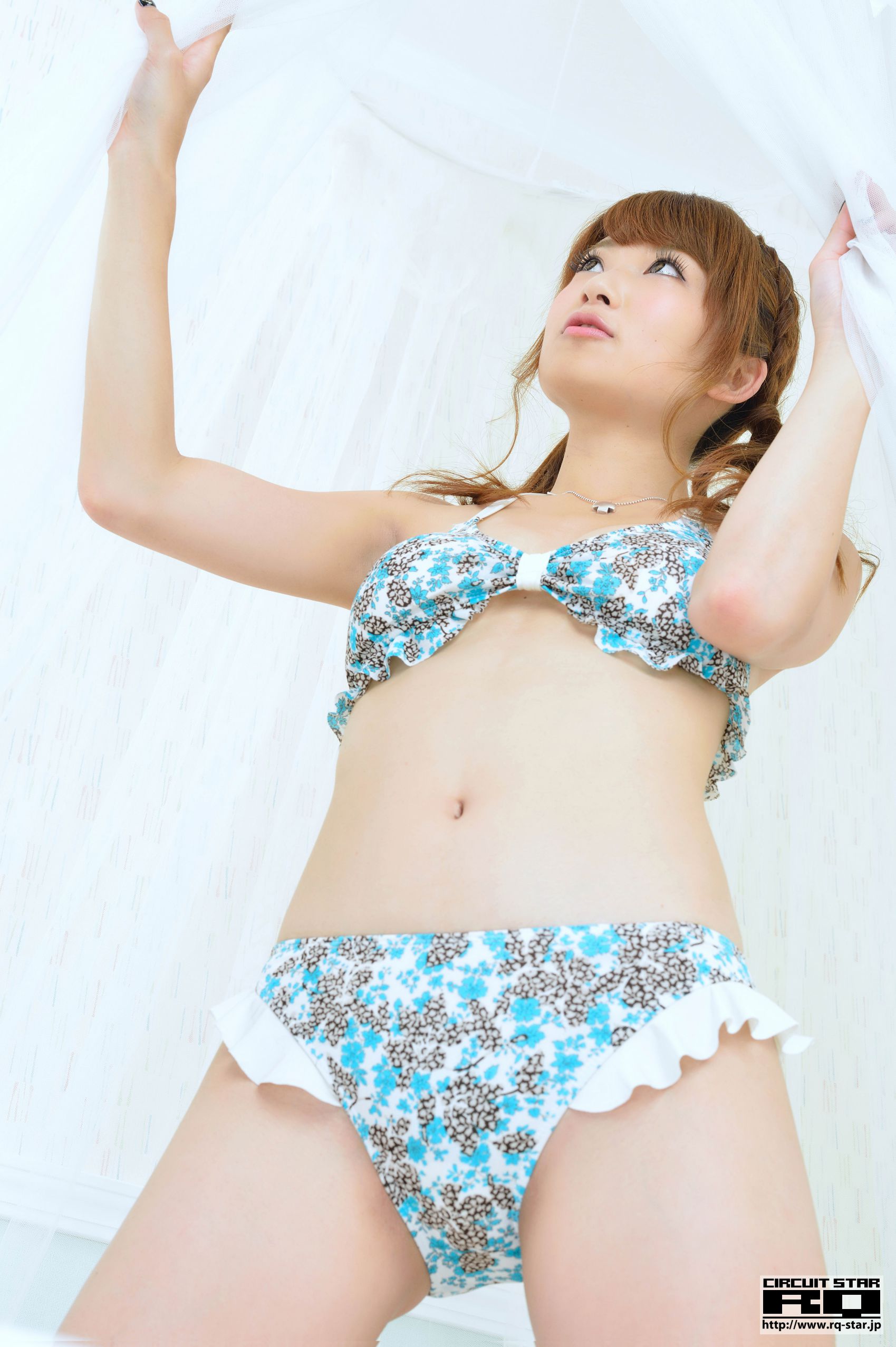 [RQ-STAR] NO.00826 Yoshika Tsujii 辻井美香 Swim Suits 写真集/(100P)