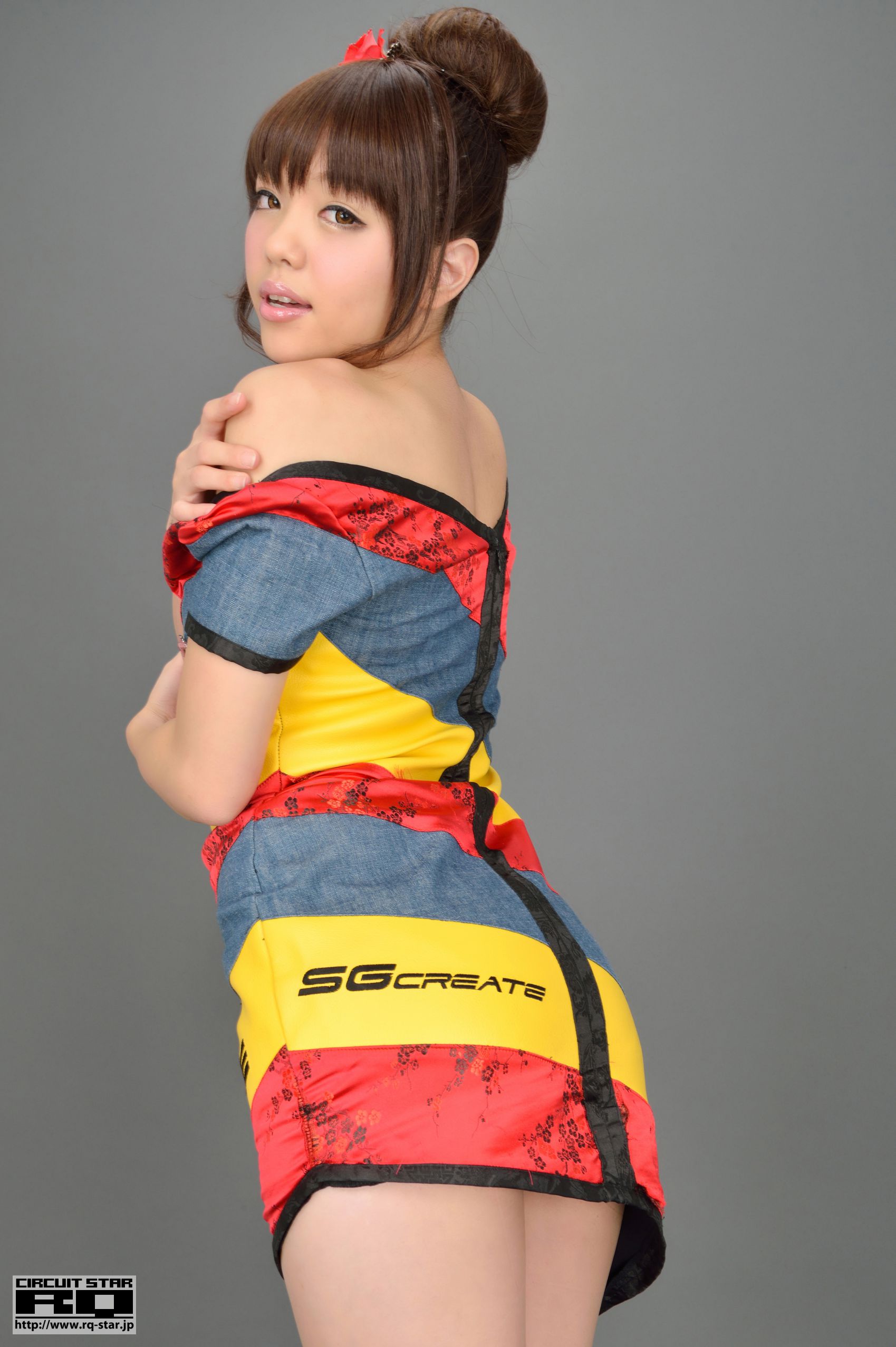 [RQ-STAR] NO.00725 Natsuki Higurashi 日暮なつき Race Queen 写真集/(80P)