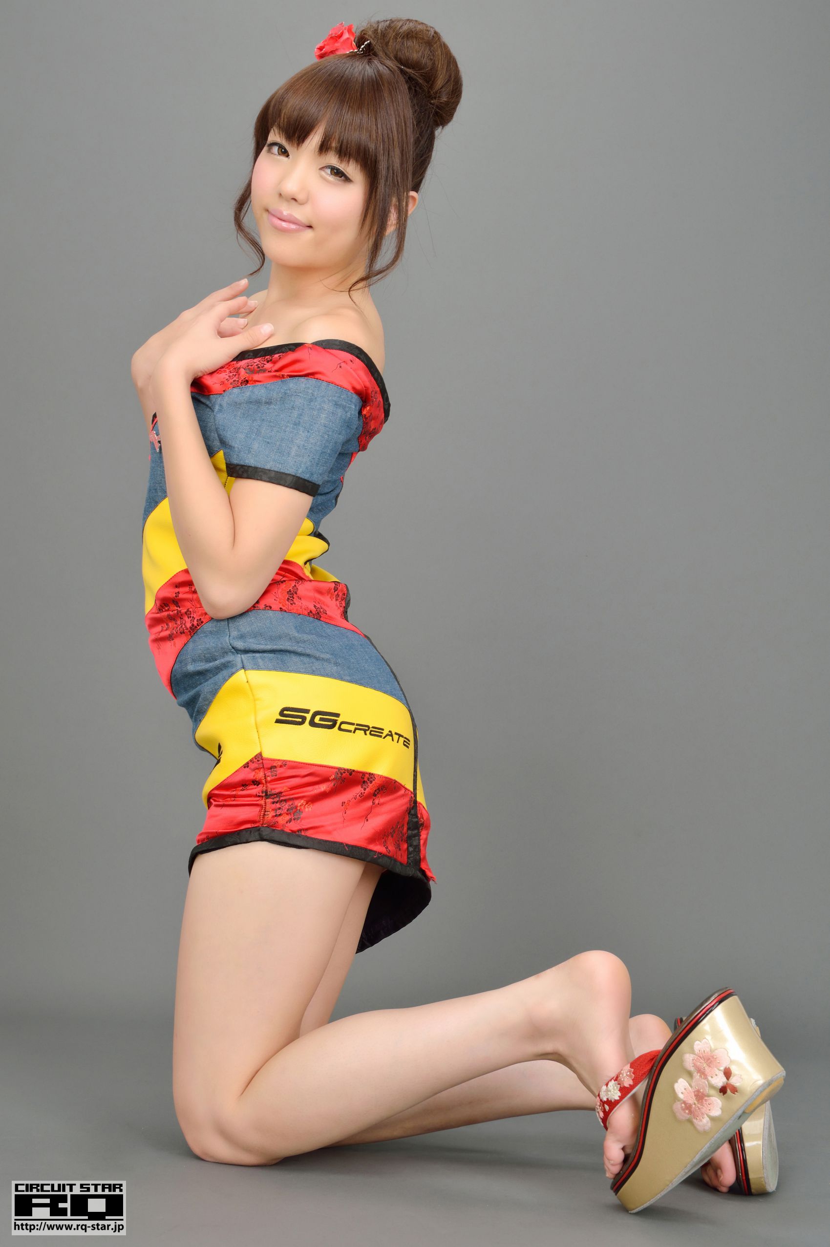 [RQ-STAR] NO.00725 Natsuki Higurashi 日暮なつき Race Queen 写真集/(80P)