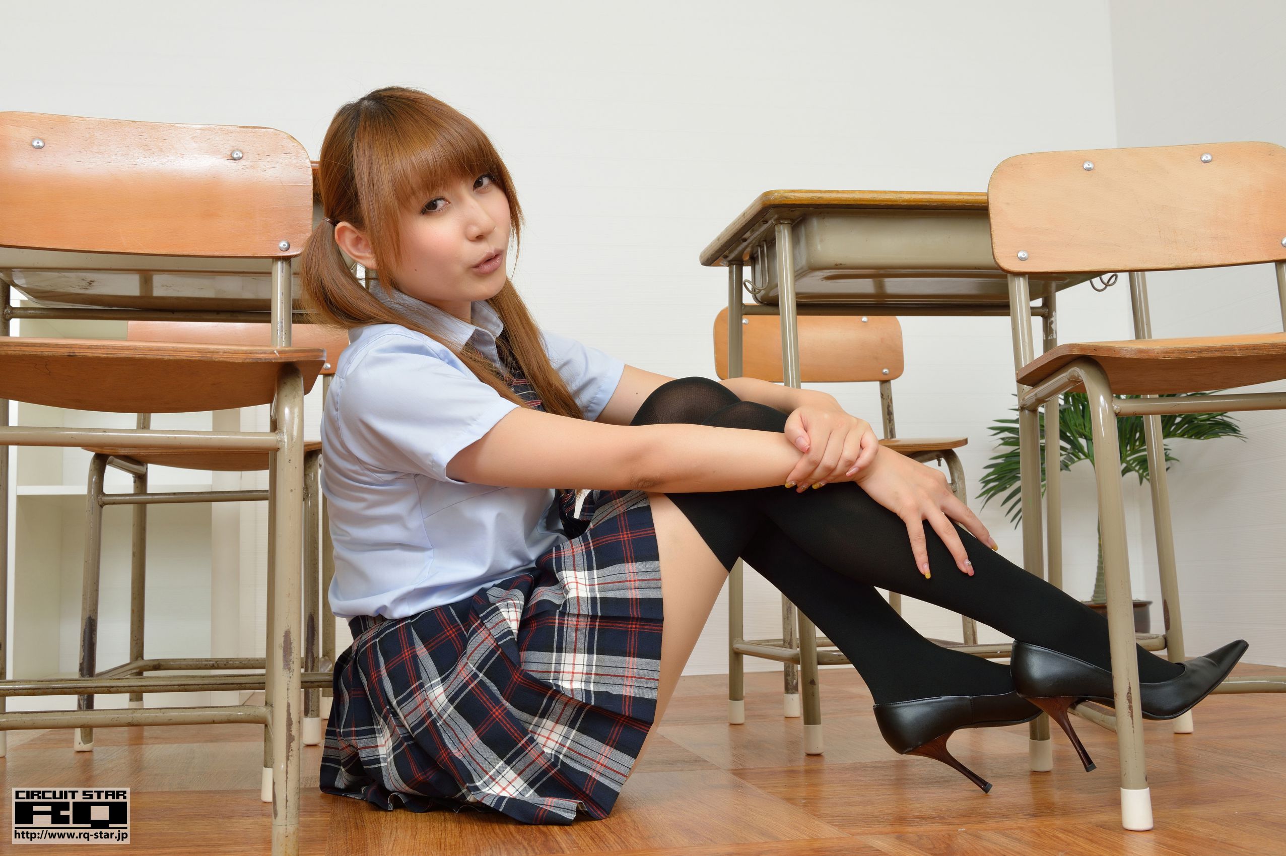 [RQ-STAR] NO.00687 Manon Natsukawa 夏川マノン School Girl 校服系列 写真集/(75P)