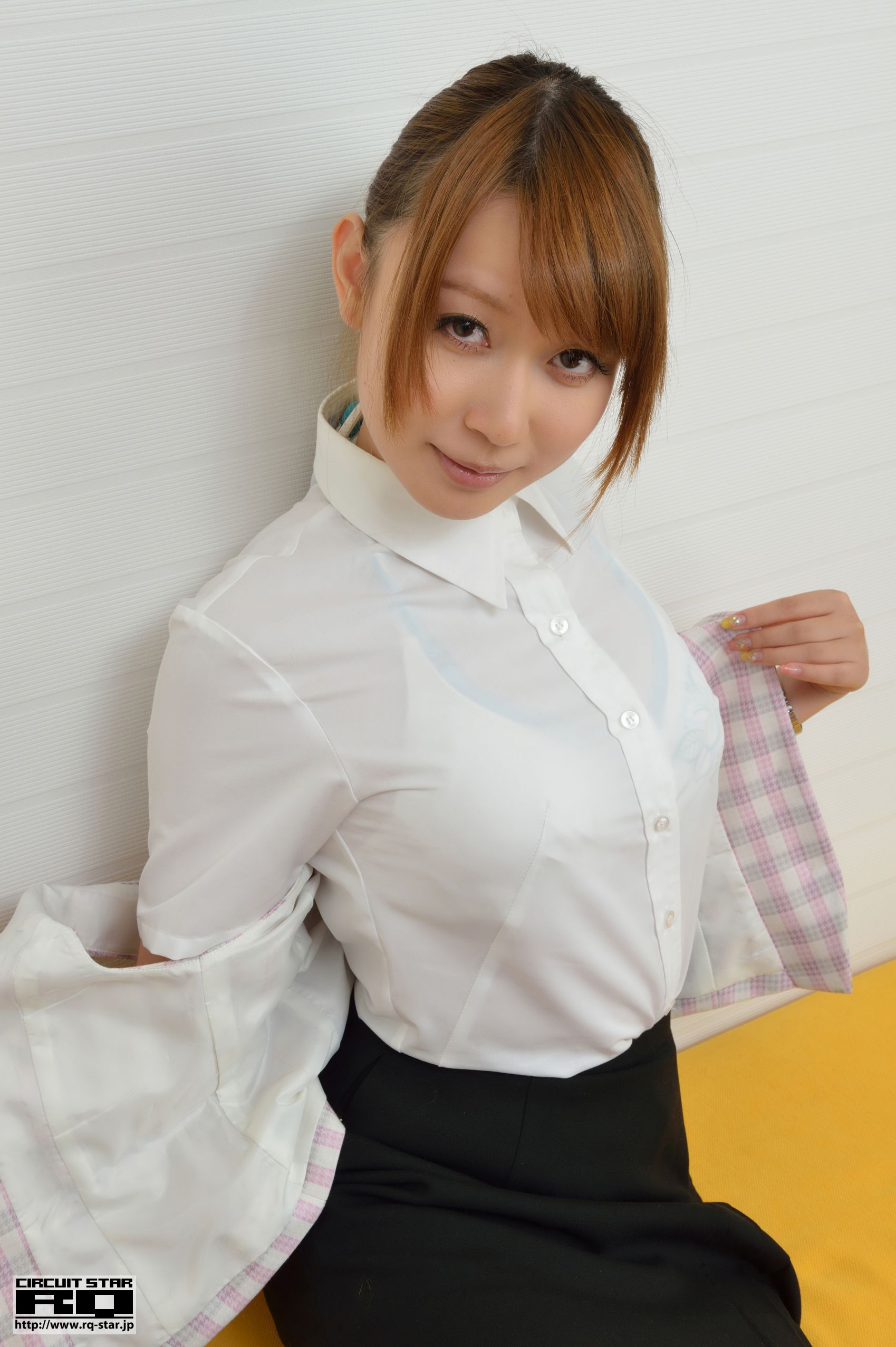 [RQ-STAR] NO.00690 Manon Natsukawa 夏川マノン Office Lady 写真集/(110P)