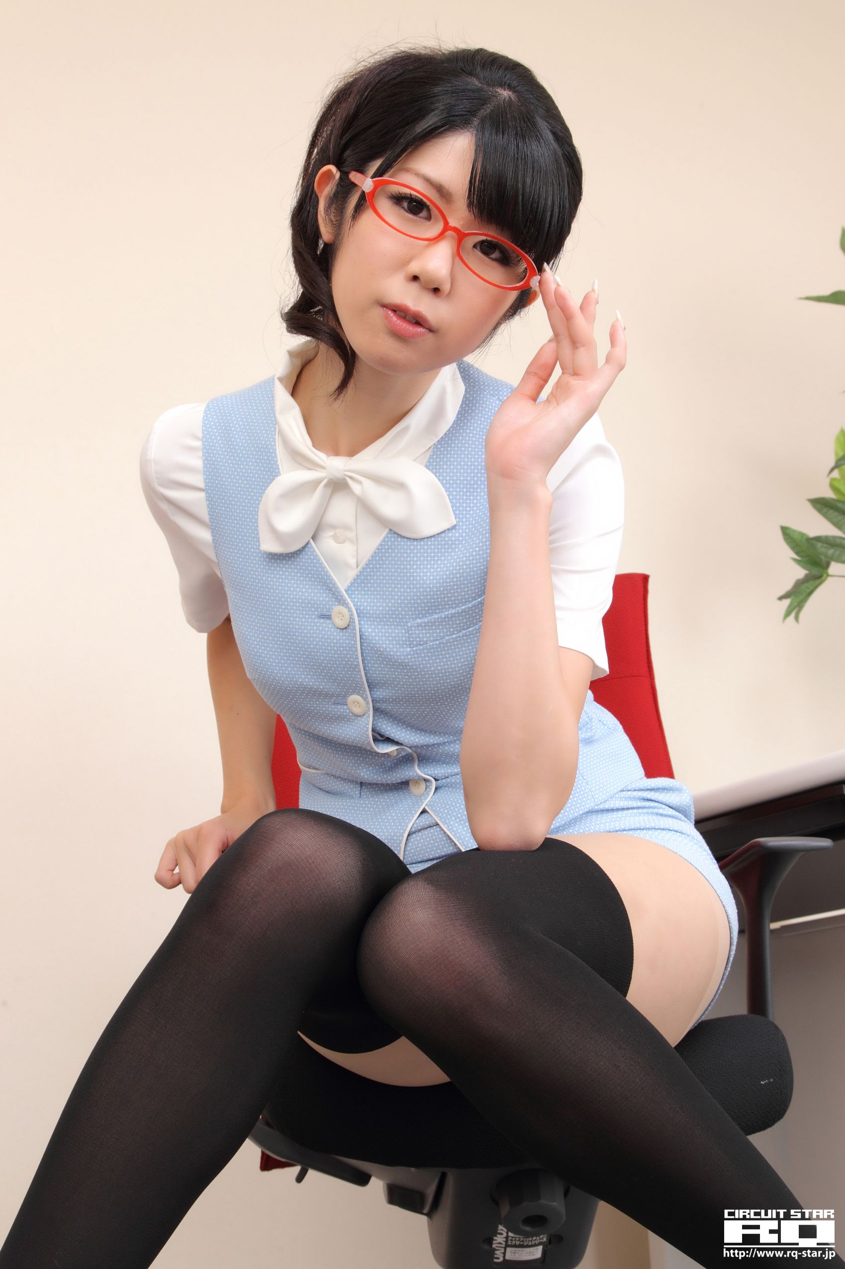 [RQ-STAR] NO.00614 Aoi Usami 宇佐美あおい Office Lady 写真集/(120P)