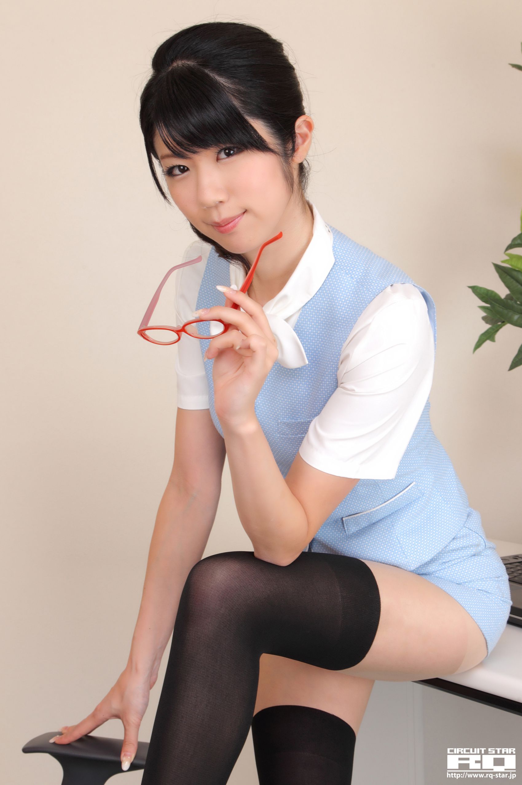 [RQ-STAR] NO.00614 Aoi Usami 宇佐美あおい Office Lady 写真集/(120P)