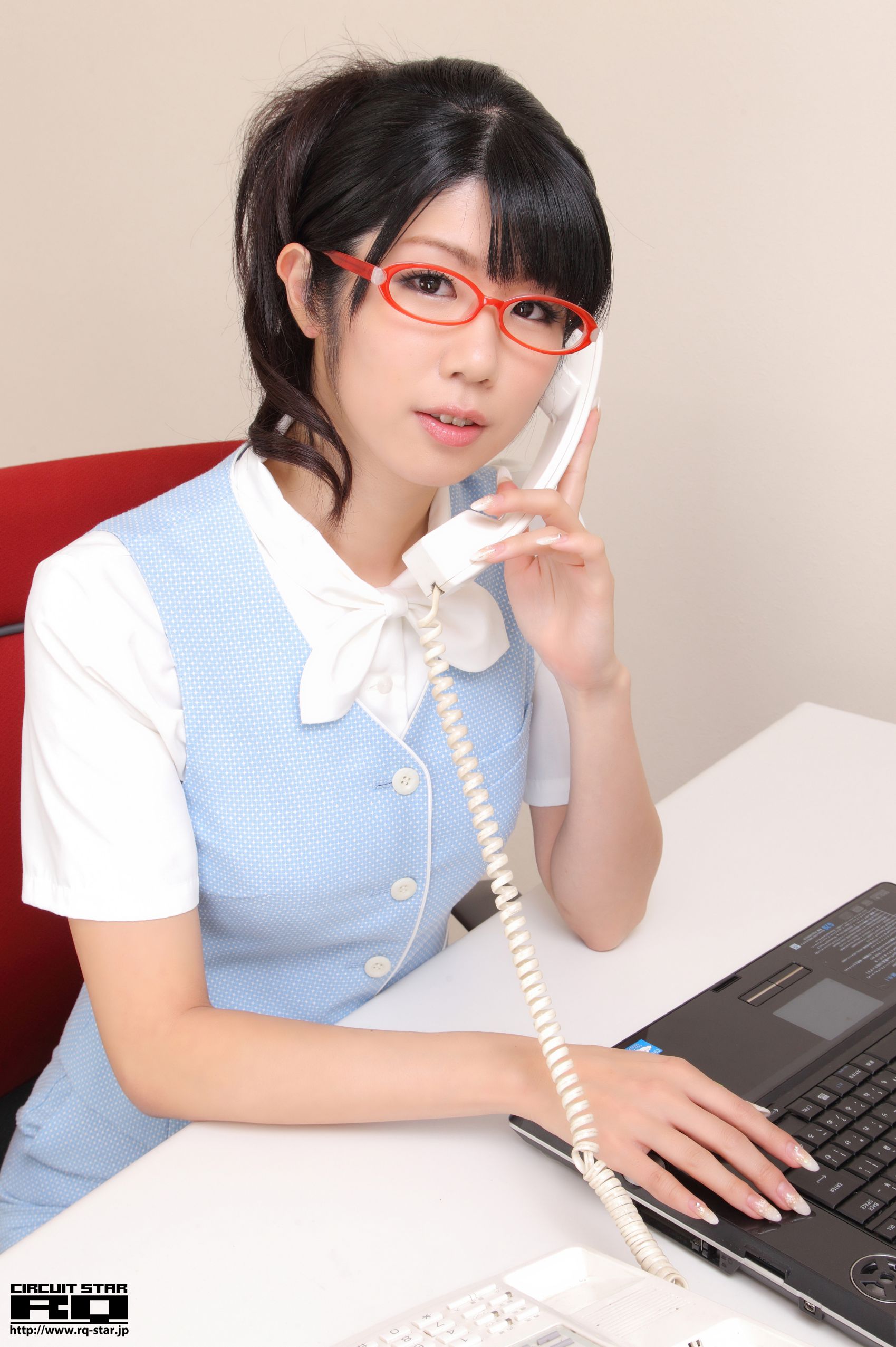 [RQ-STAR] NO.00614 Aoi Usami 宇佐美あおい Office Lady 写真集/(120P)